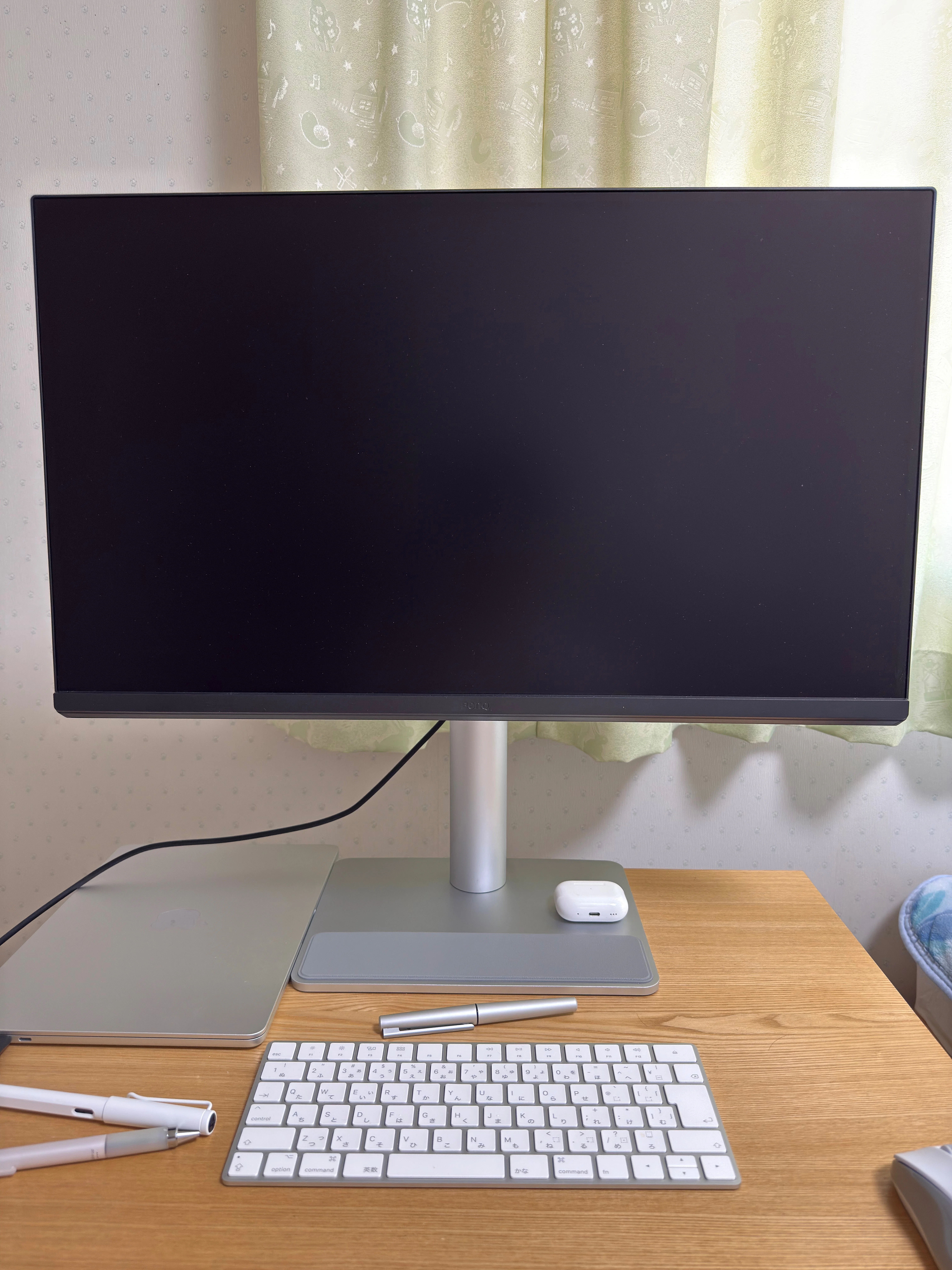 BenQ MA270U 1ヶ月レビュー。迷っている人は間違いない。デザインも