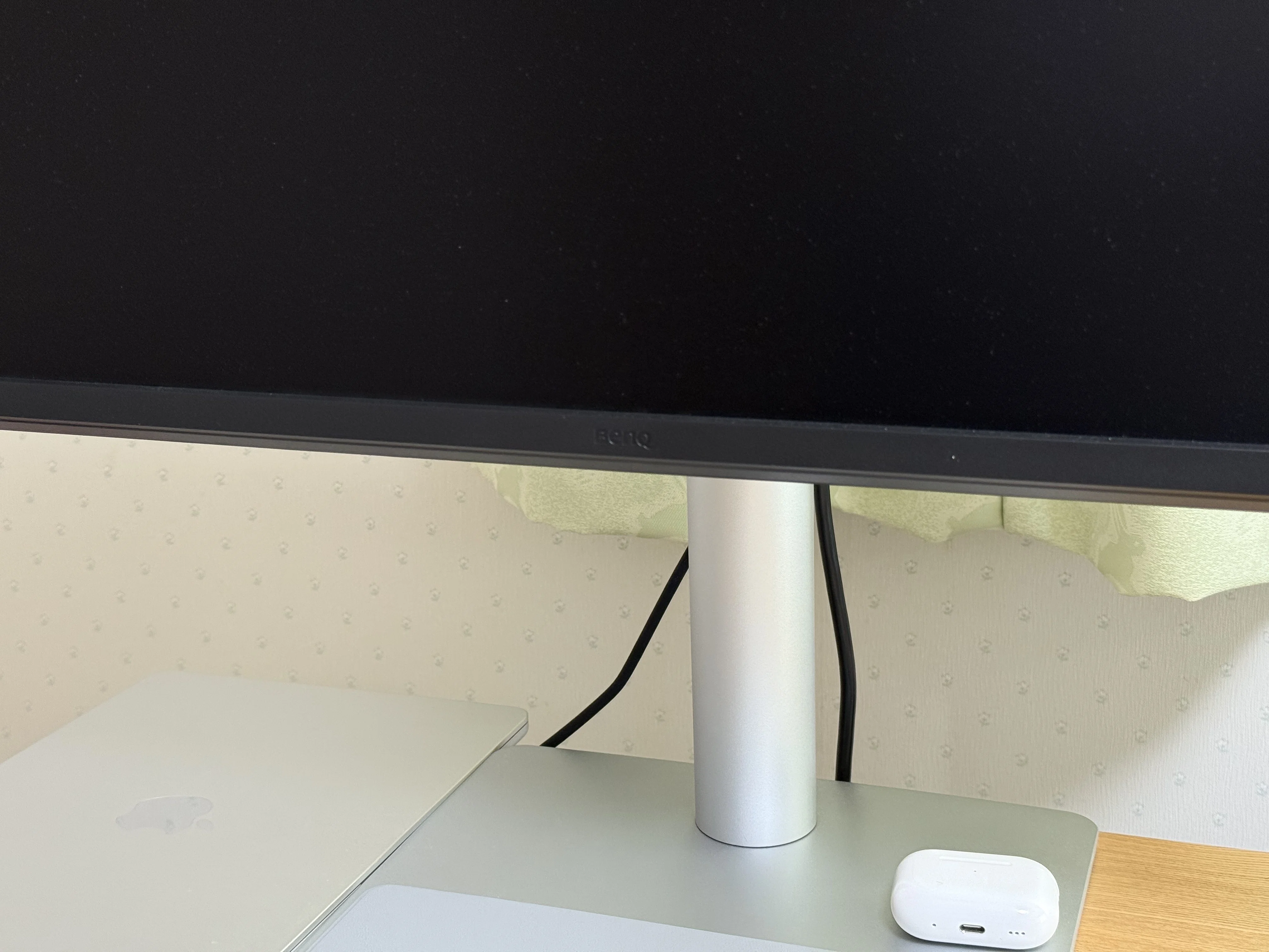 BenQ MA270U 1ヶ月レビュー。迷っている人は間違いない。デザインも