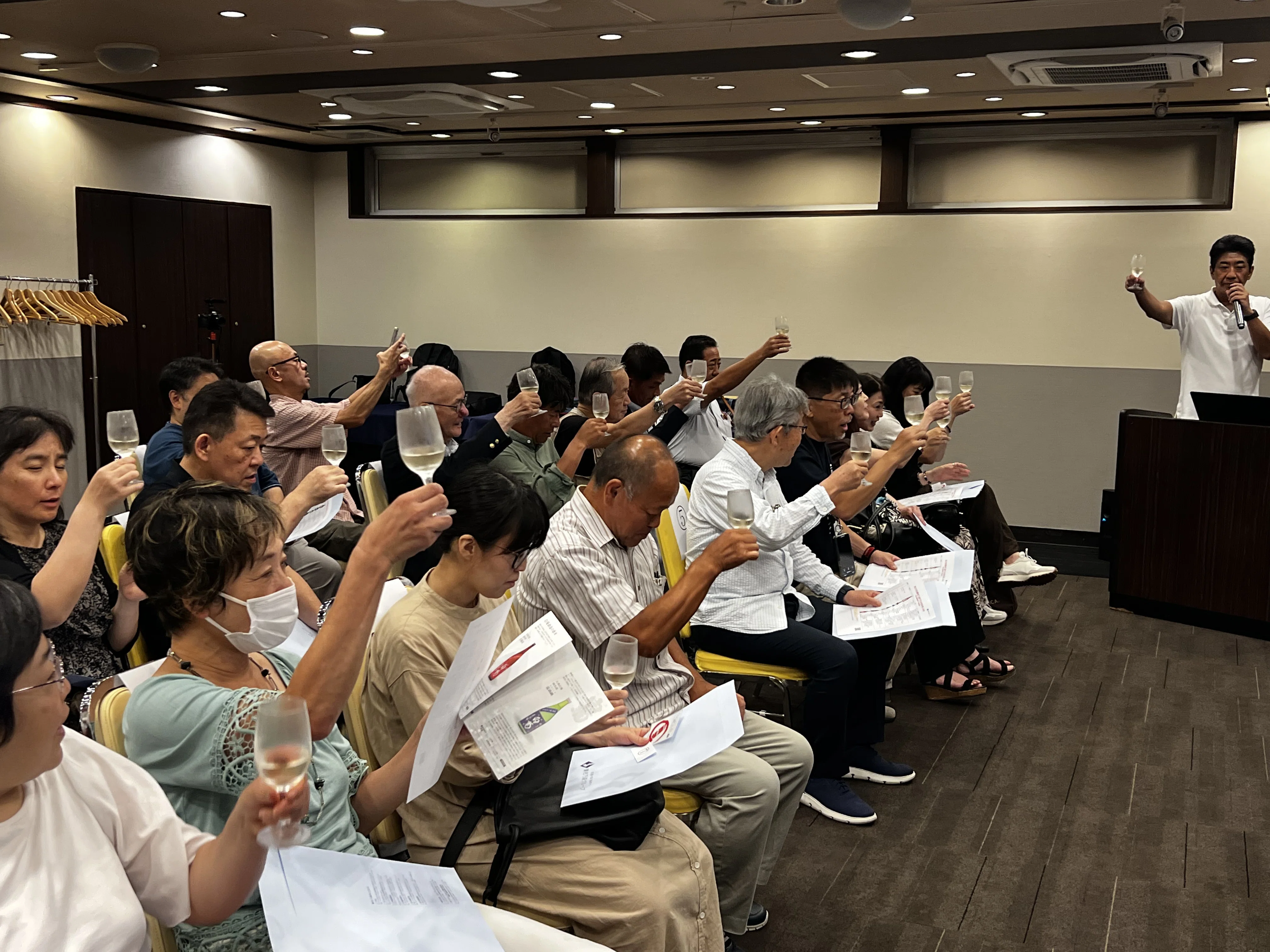 岡山県の白菊酒造さんをお招きし、第33回「養老乃瀧で日本酒を楽しむ会