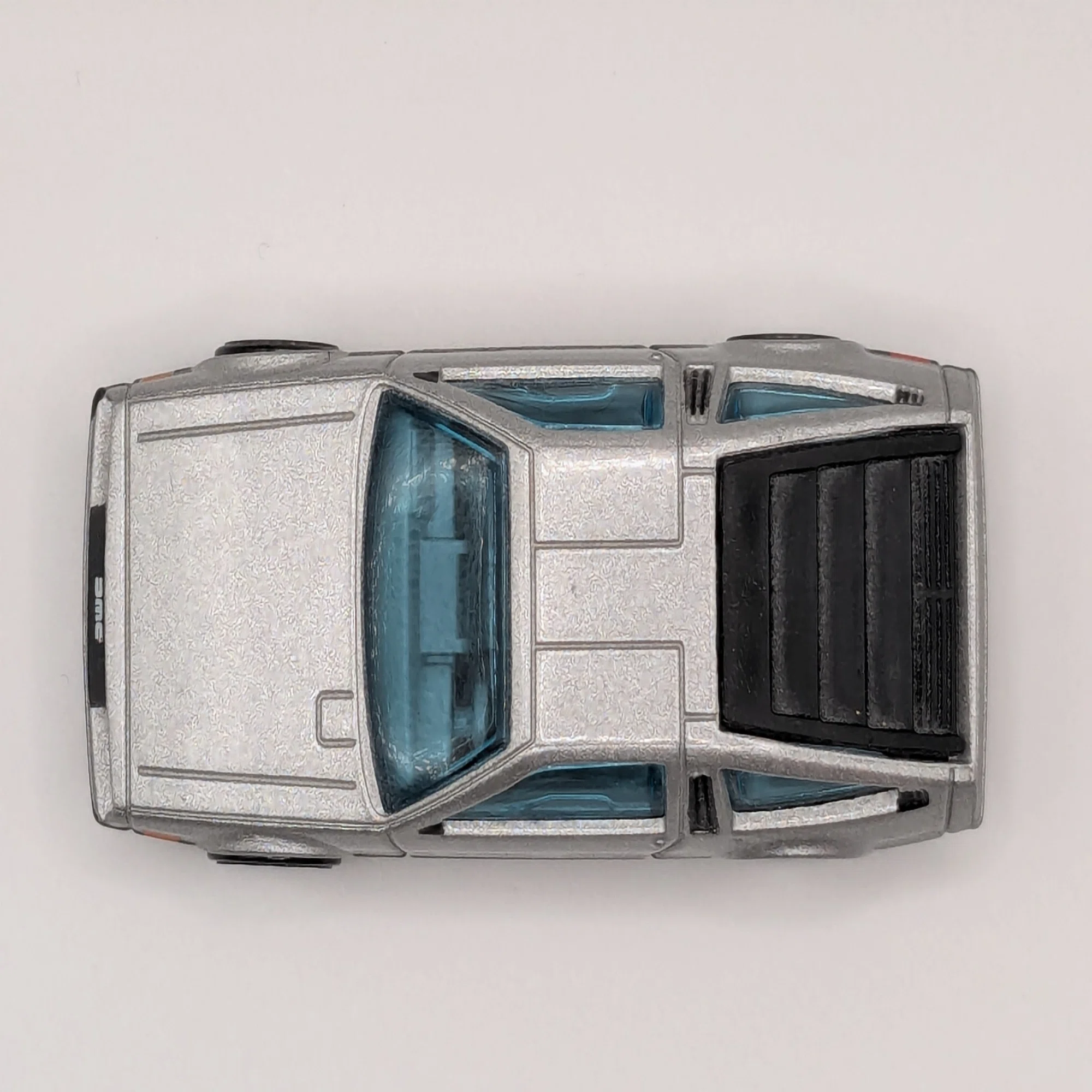 81 Delorean DMC-12のレビュー！ 夢と希望とポンコツエンジンを積んで 