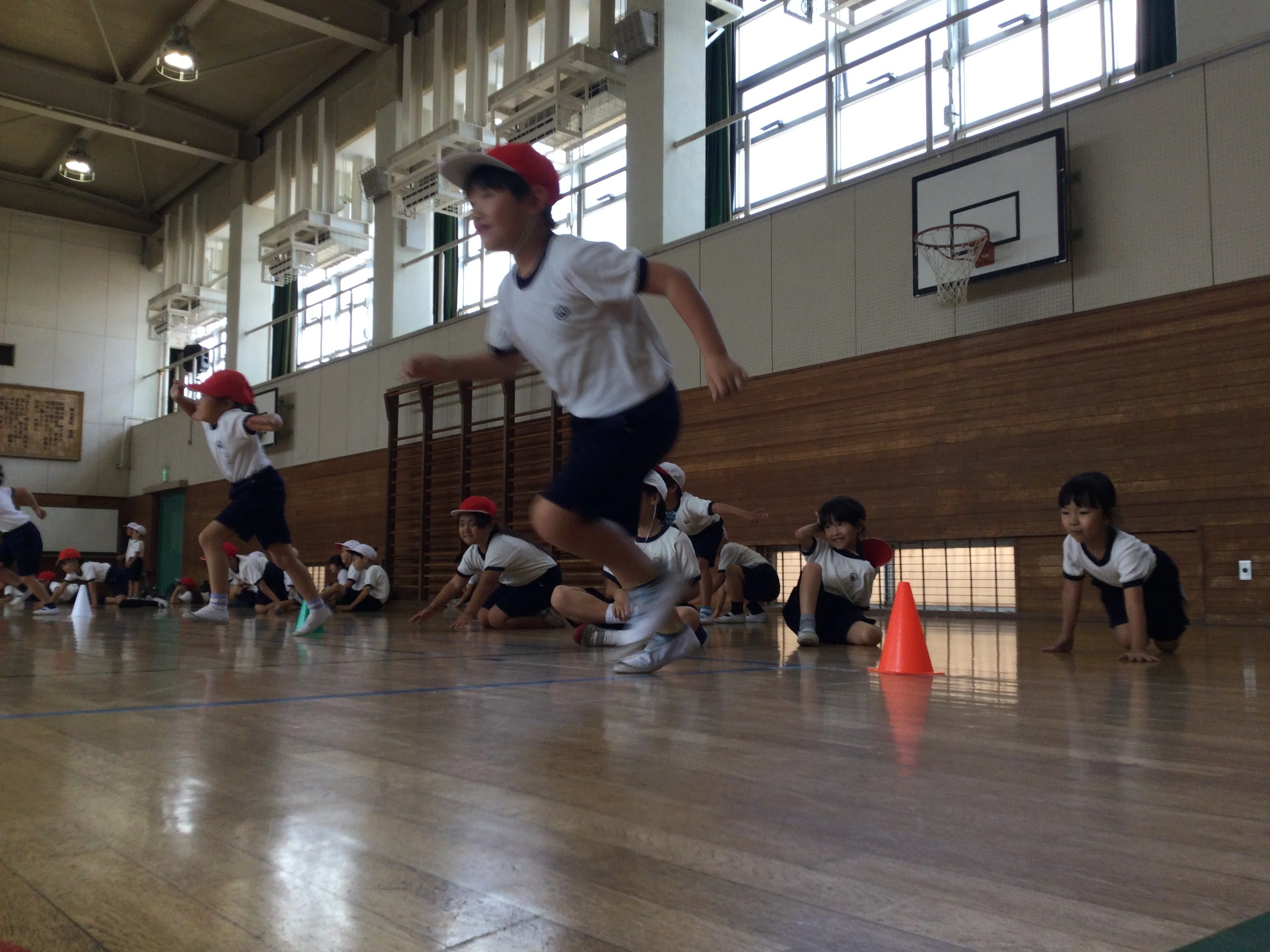 2年生 体育『走る運動』｜泉大津市立楠小学校