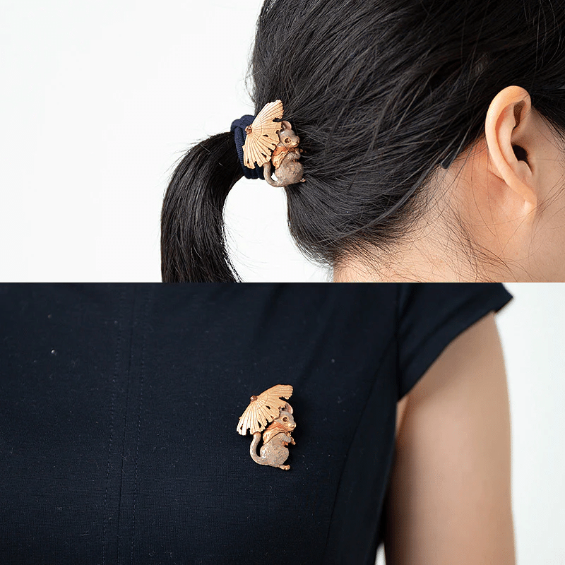 「十二国記」ブローチ　楽俊　帯留め金具付き 十二国記」ブローチ＜楽俊＞（帯留め金具付き） – 新潮ショップ