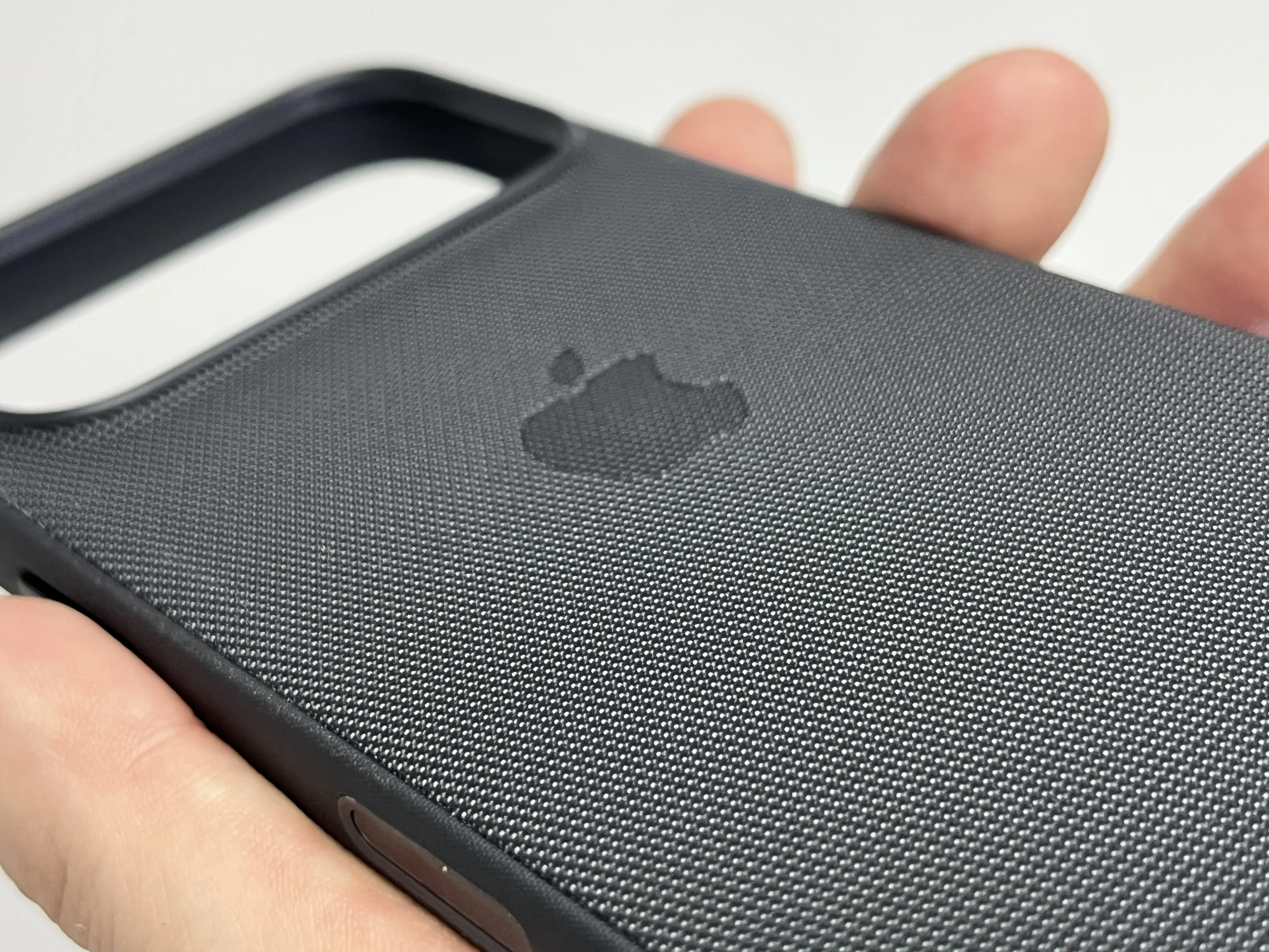 iPhone 17 Pro テックウーブンケース（ブラック）のレビュー｜KuroBox