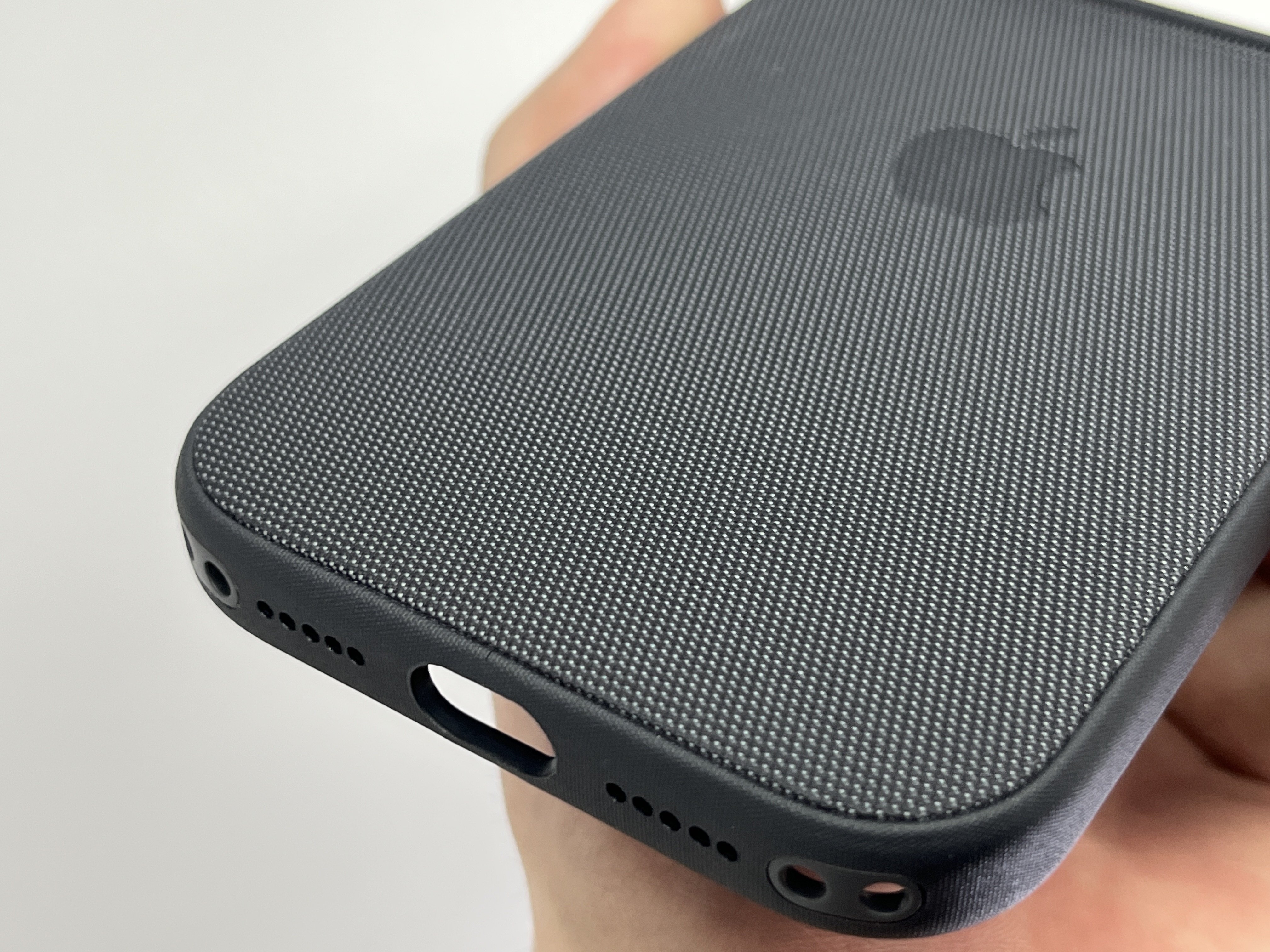 iPhone 17 Pro テックウーブンケース（ブラック）のレビュー