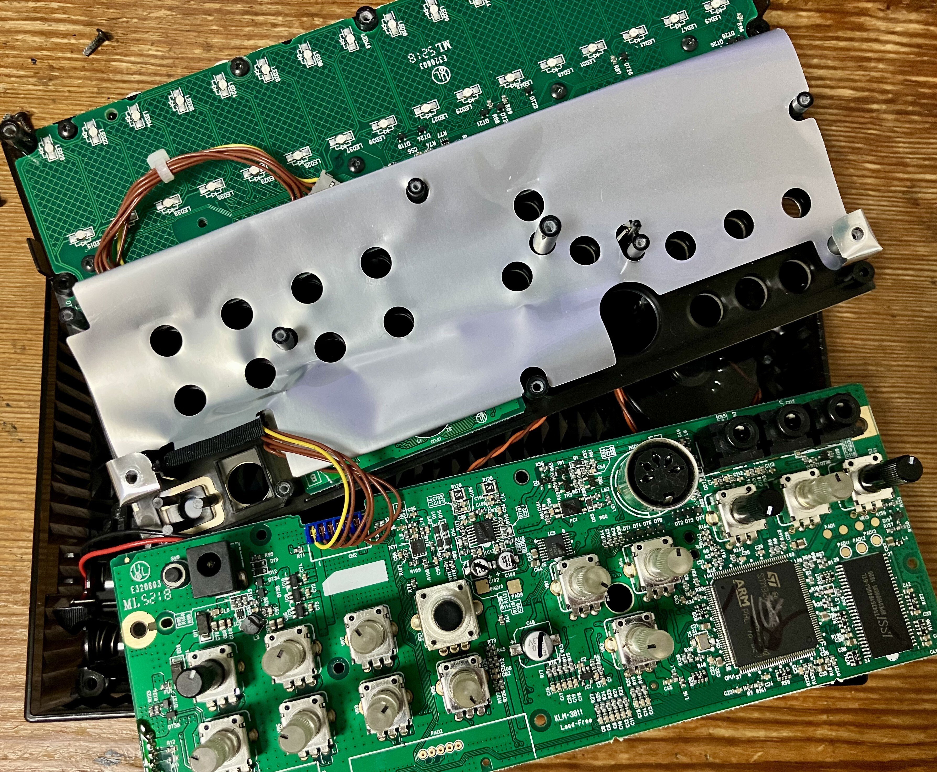 KORG volcaシリーズ（volca drum）のボタン修理｜ウネウネノテ 〜 note