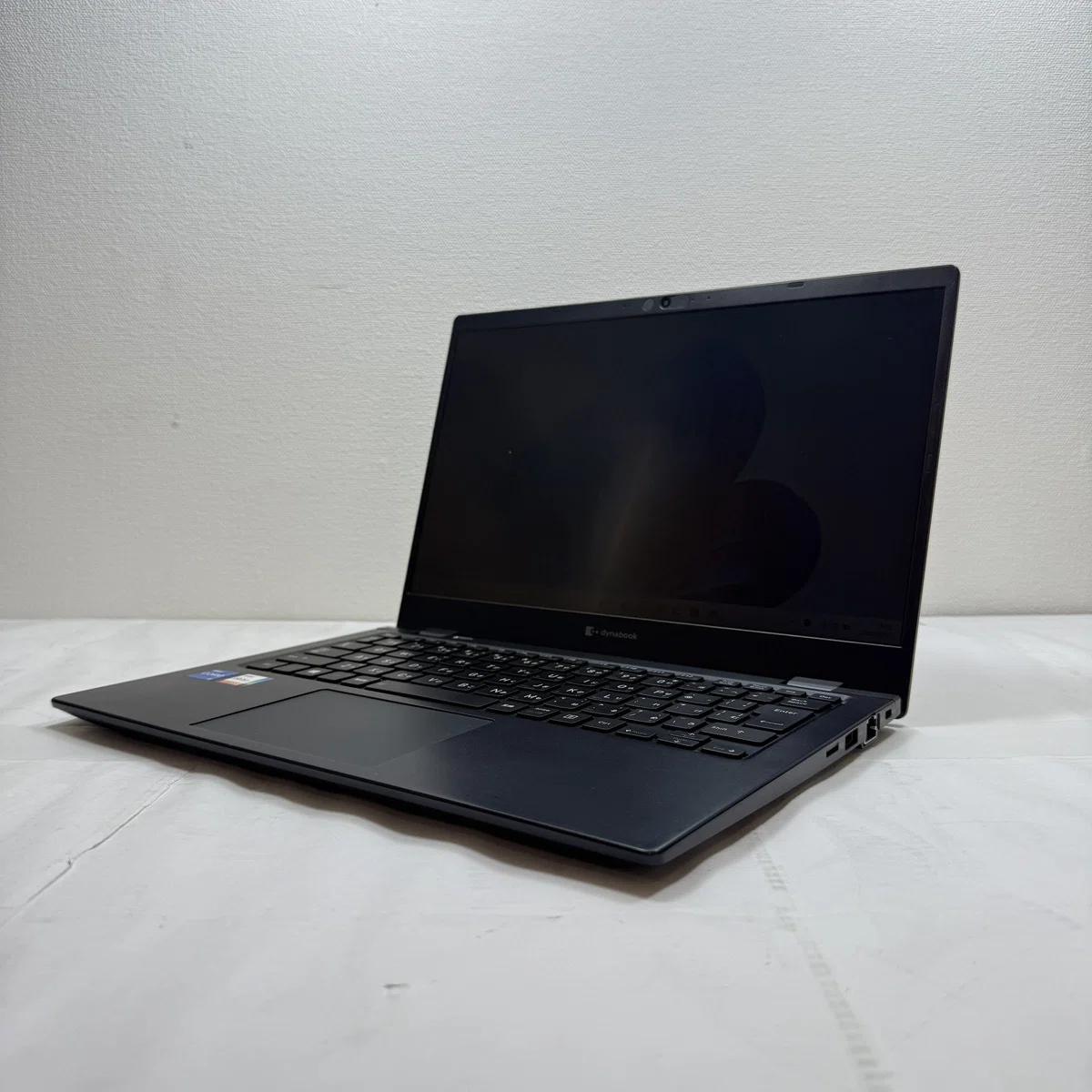 液晶割れのパソコン修理【TOSHIBA dynabook G83/HS】パソコン修理の