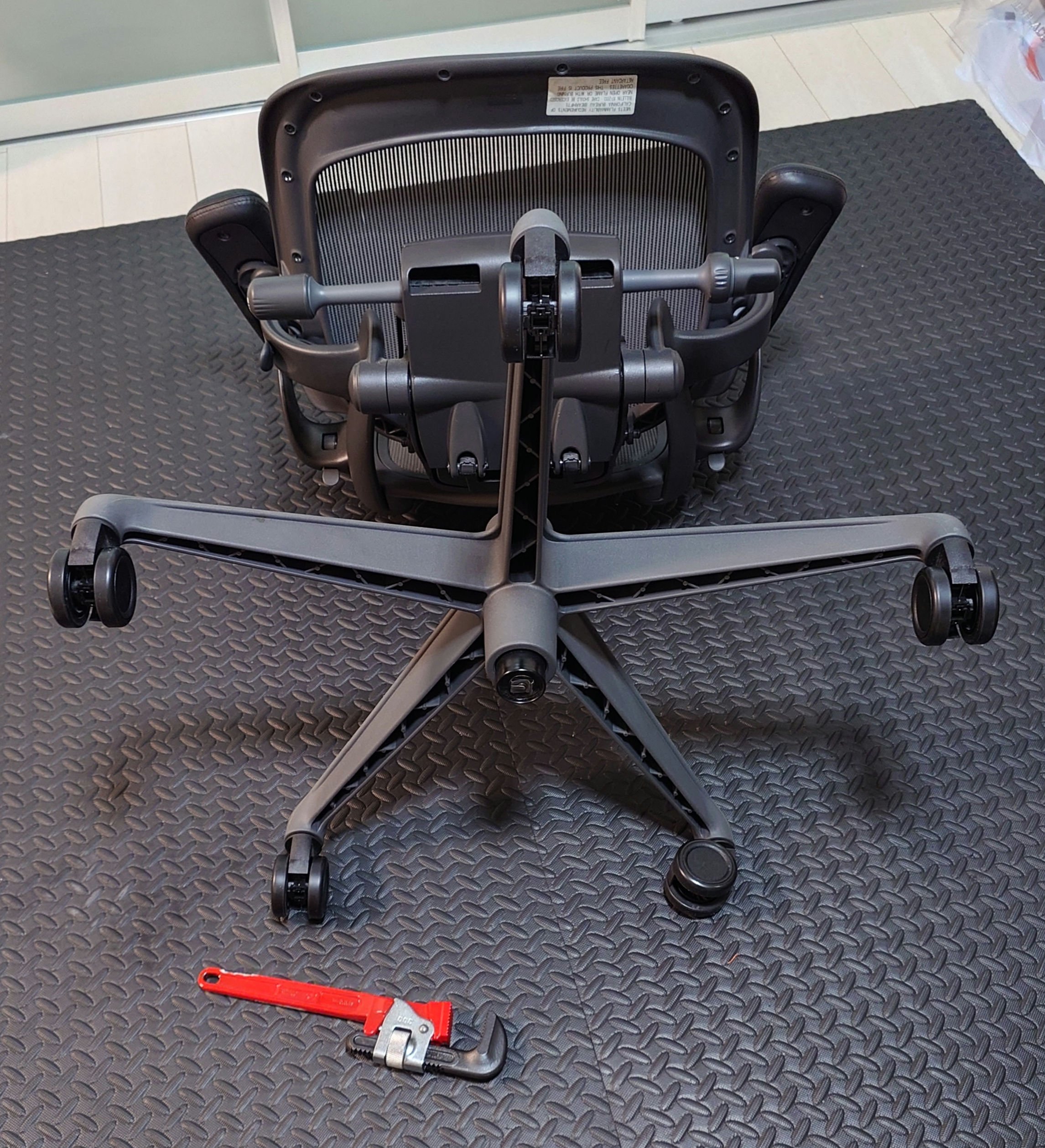 写真アリ】アーロンチェア リマスタードのシリンダー交換やオフィス