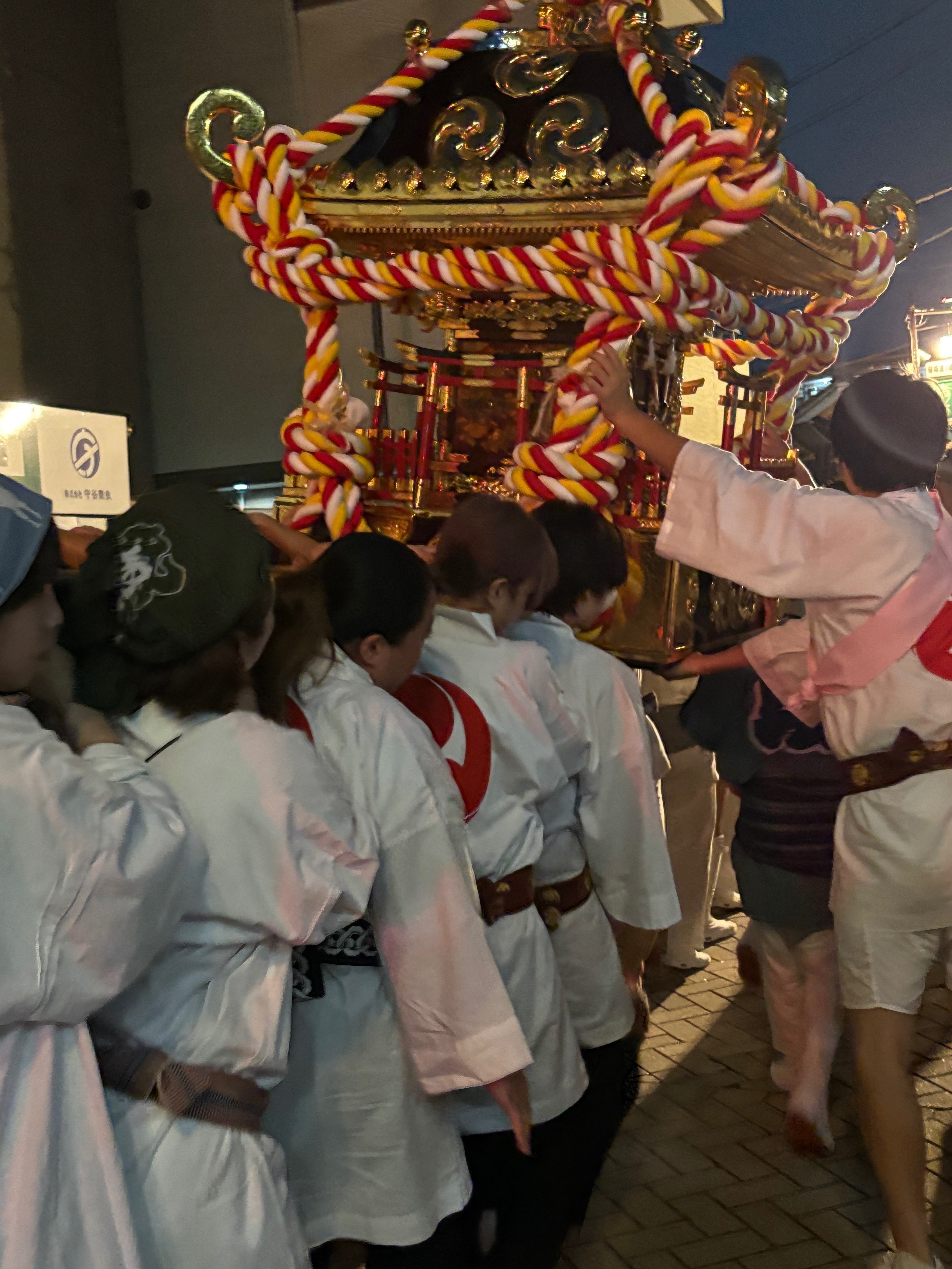 千住の本祭り、夜の神輿渡御、五町会。お囃子も。｜yumiパンダ