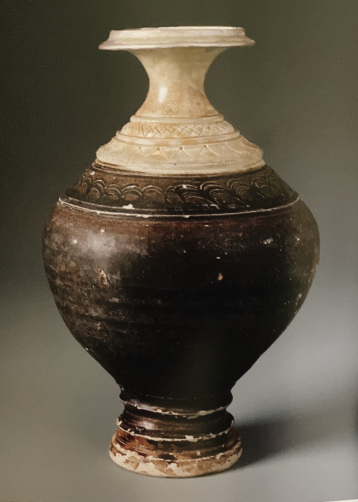 佐藤記念美術館とクメールの陶器｜村崎柘榴