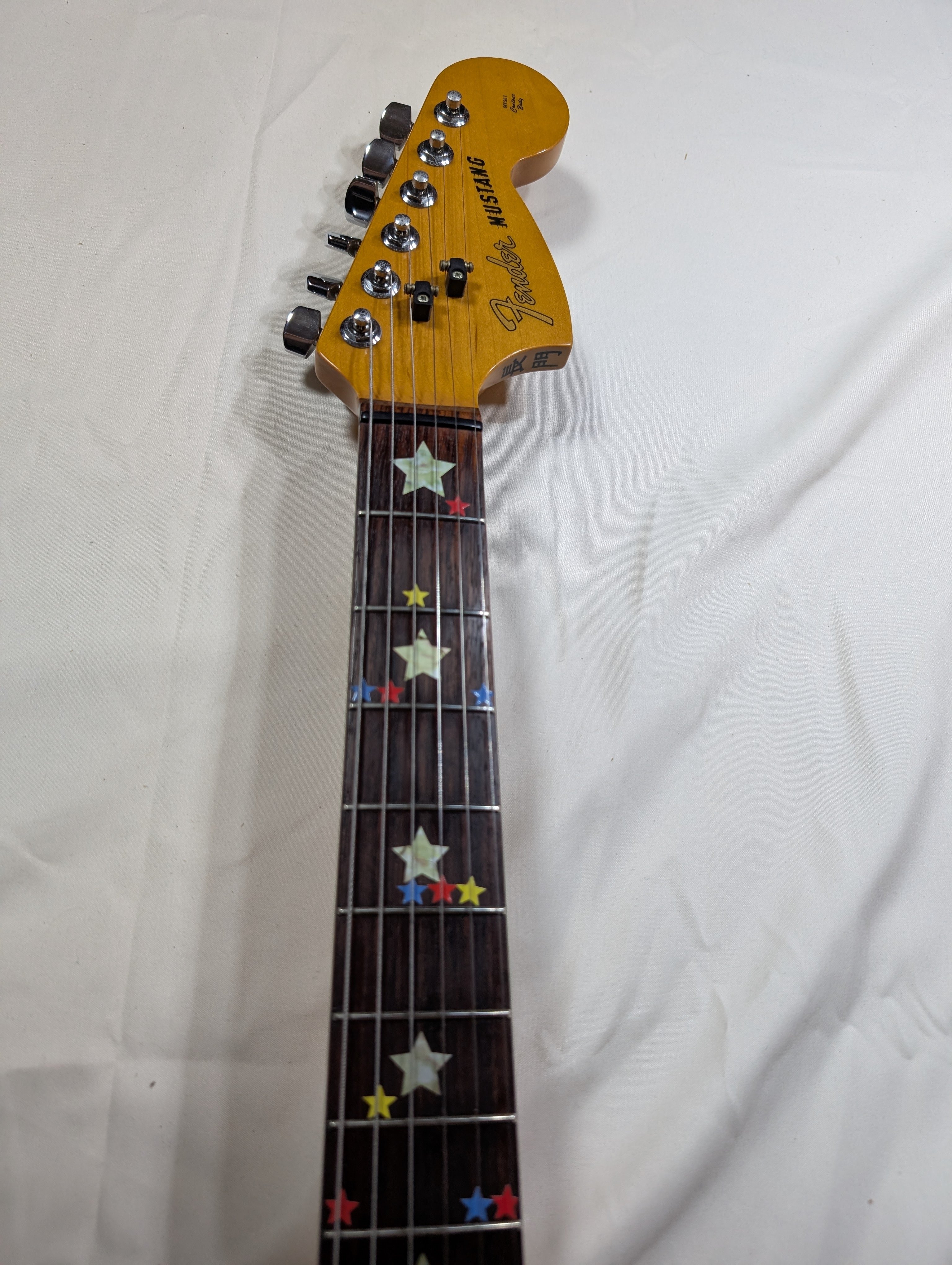 大好きなキャラをイメージしたギターに改造｜歌月工芸