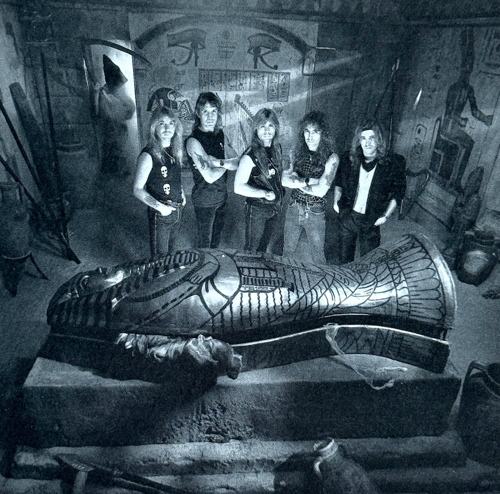 完全ガイド】Iron Maiden『Powerslave』全曲の意味と背景を紐解く