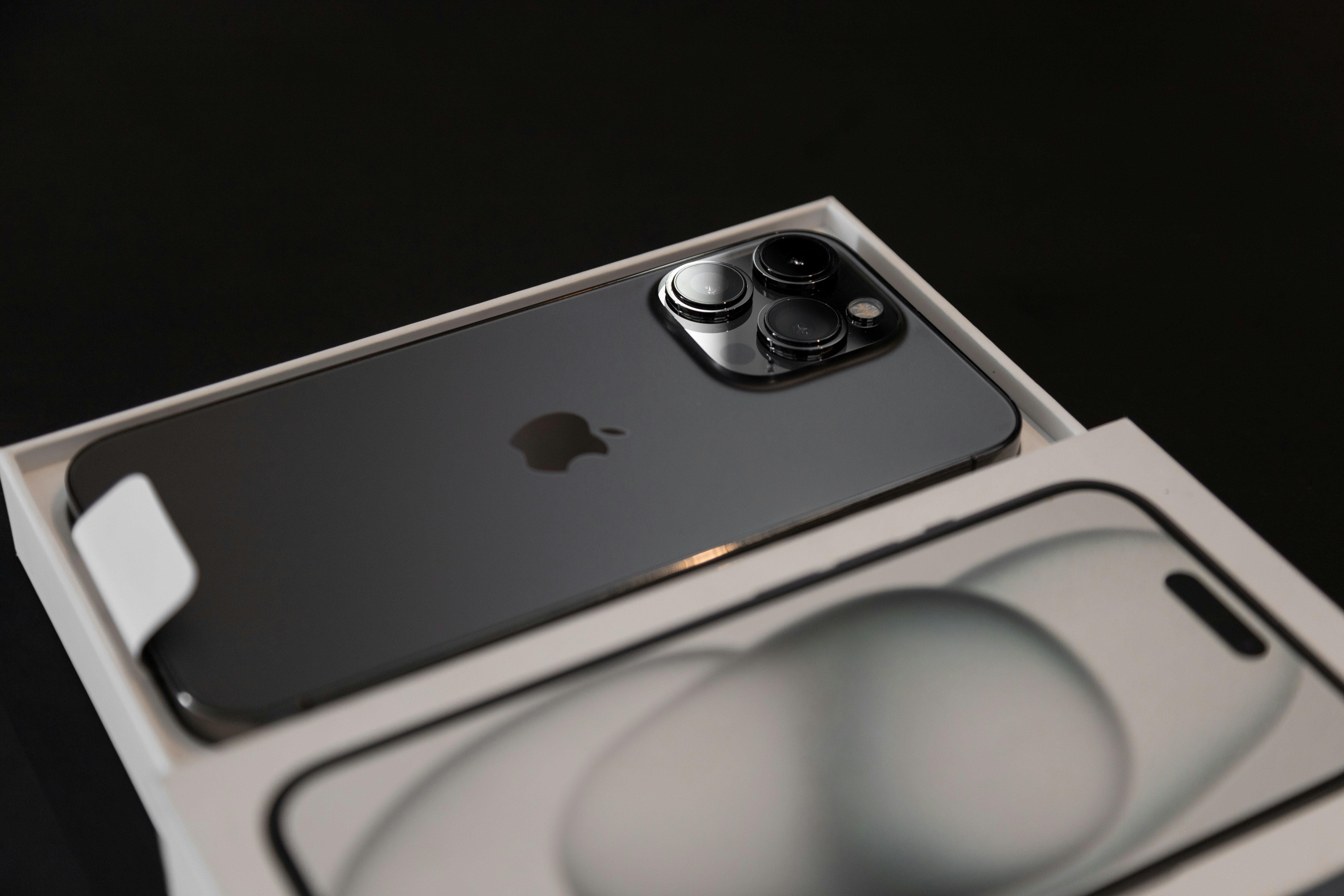 iPhone17proMax 256GBシルバー本体とankerフィルム 楽天市場