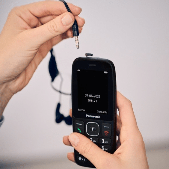 パナソニックのケータイ”が令和に復活──USB Type-C充電や約8日間の