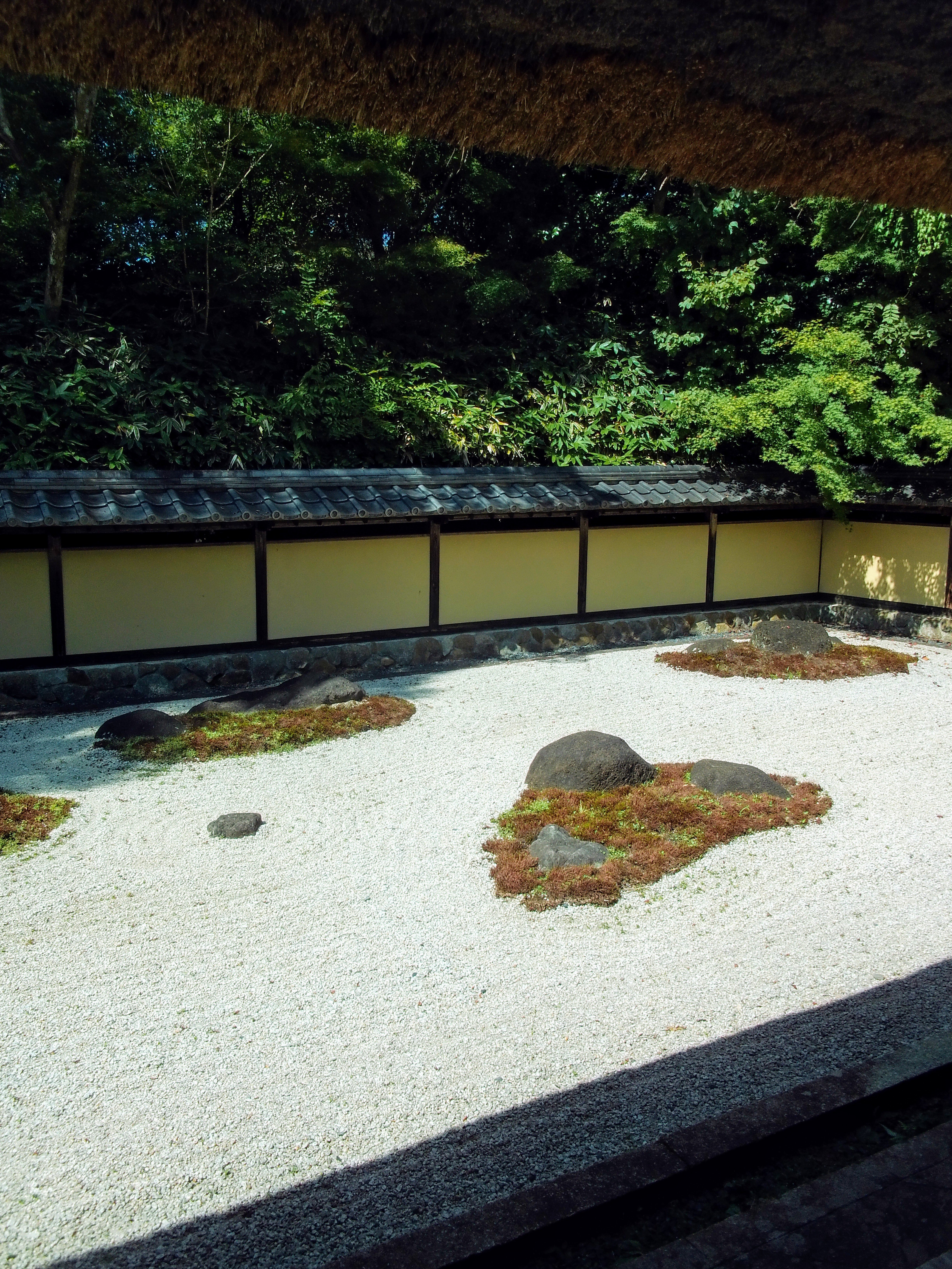 北大路魯山人の旧宅、春風萬里荘の庭園。｜niwa_emon