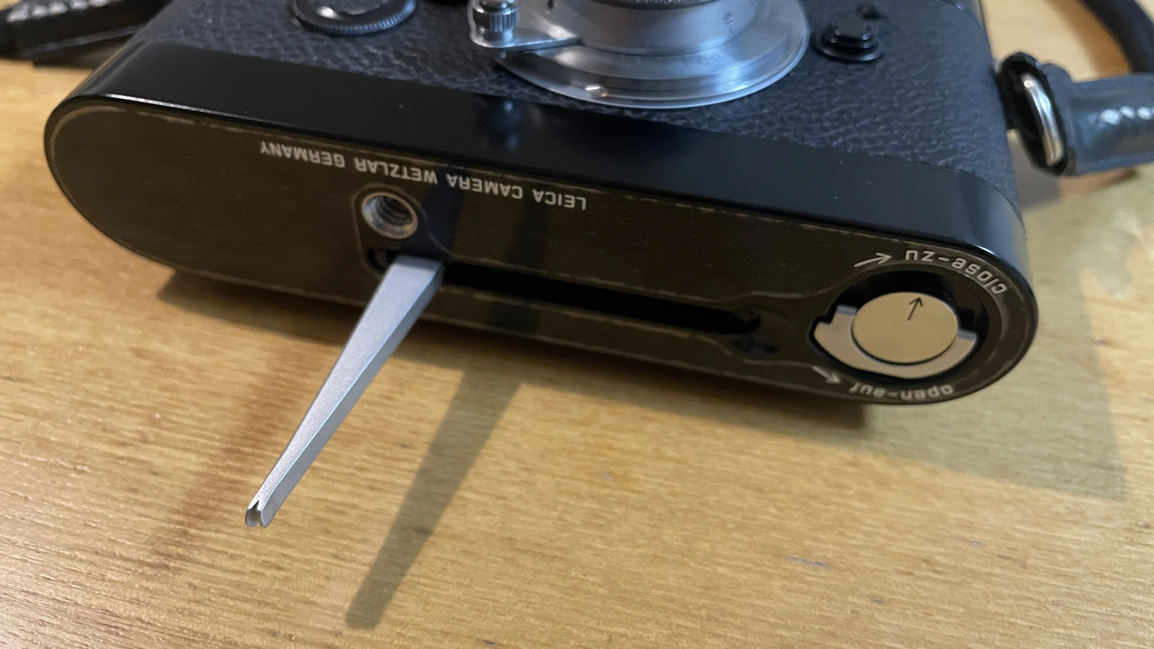 武器を手に入れた（LEICAVIT M）｜MOJA MOJA