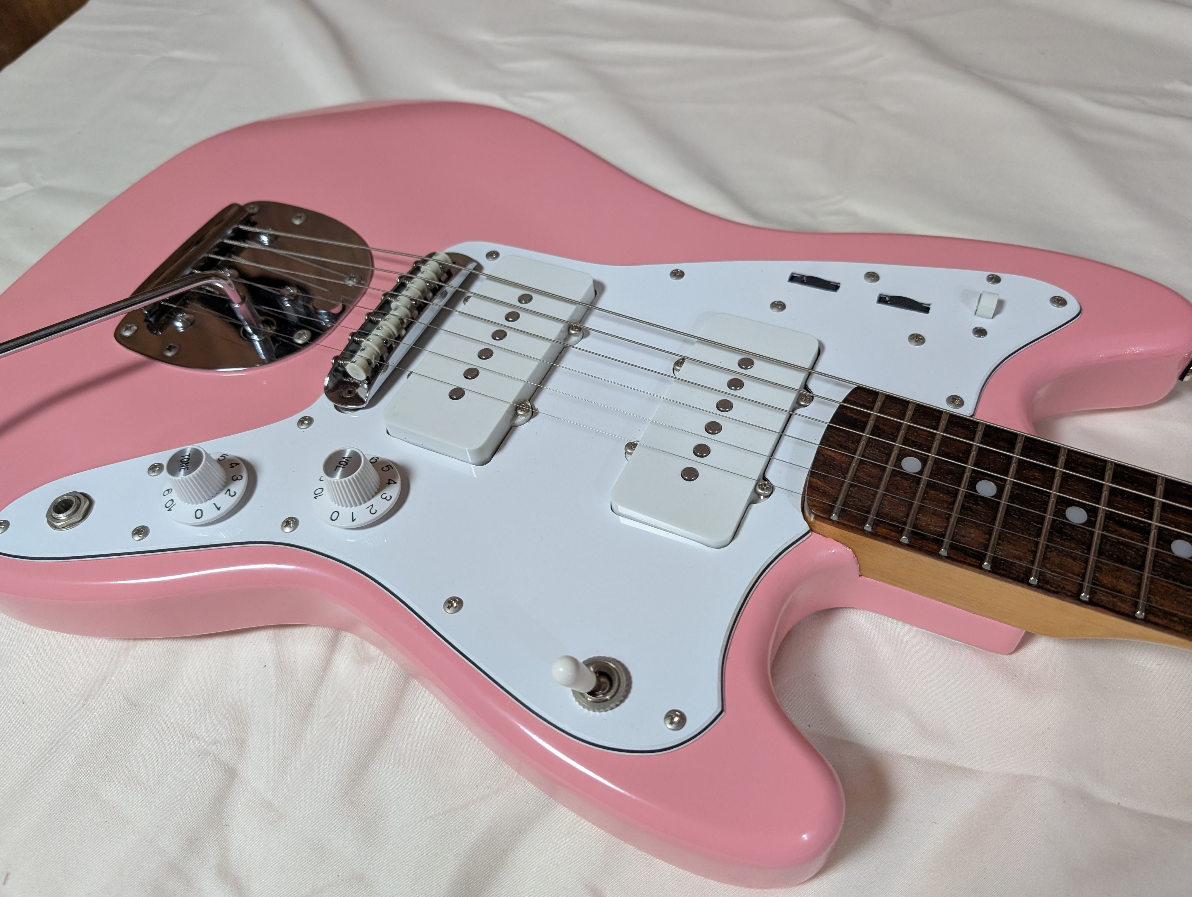 ん？ジャズマスター・・・なの？」ってギターに改造｜歌月工芸