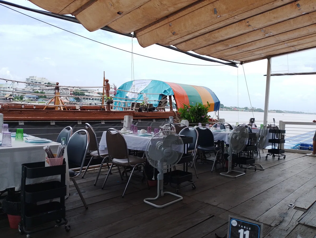 Inside Riverside Res Riverside Restaurant in the Bangkok Suburbs: