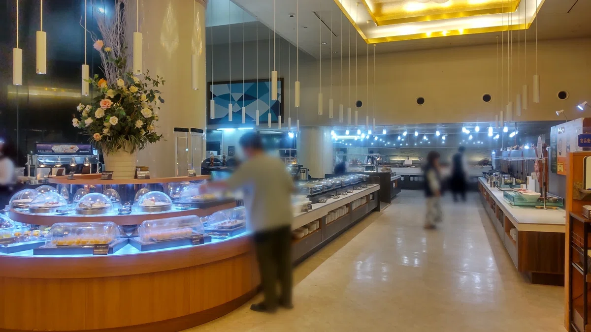 ニュー阿寒ホテルのビュッフェ会場「フェリシェ」の閉店間際の写真