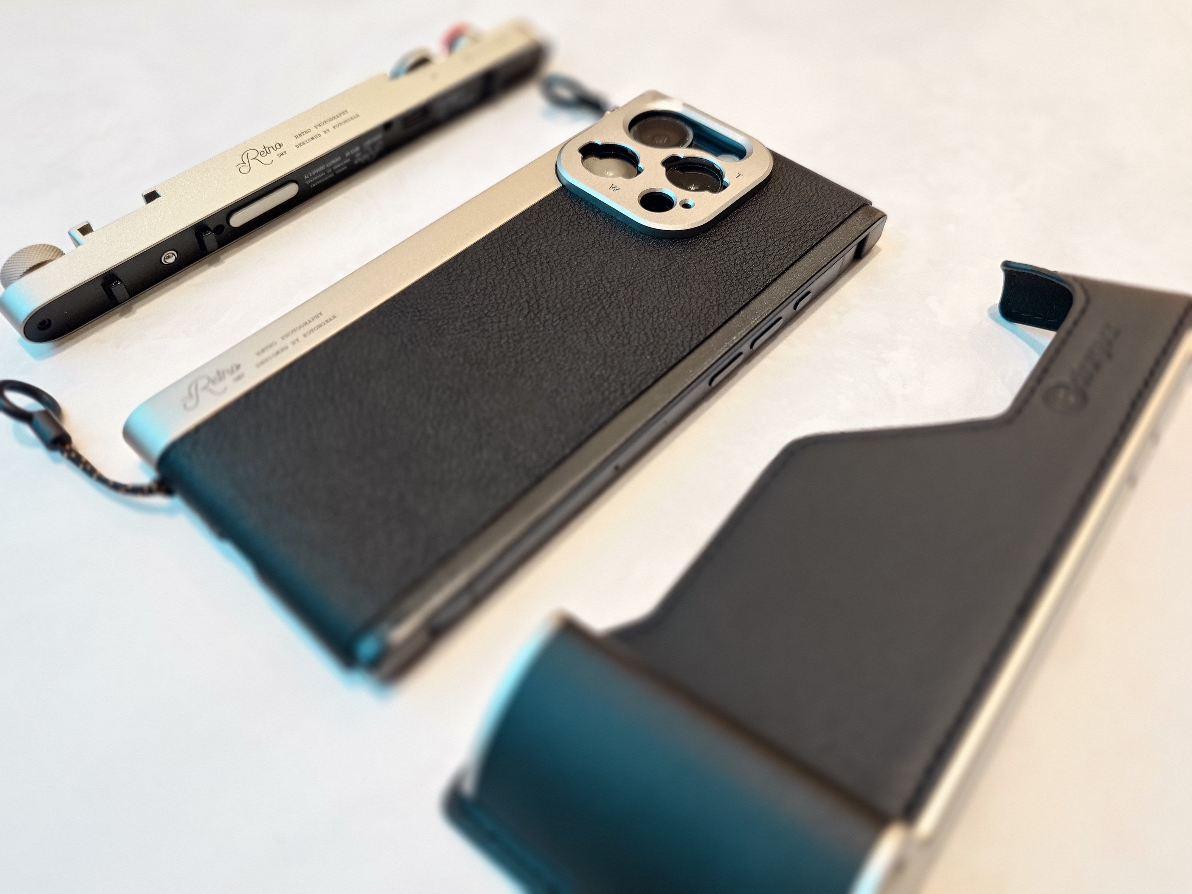 最高のiPhoneケース見つけました｜サドル(sadolphoto)