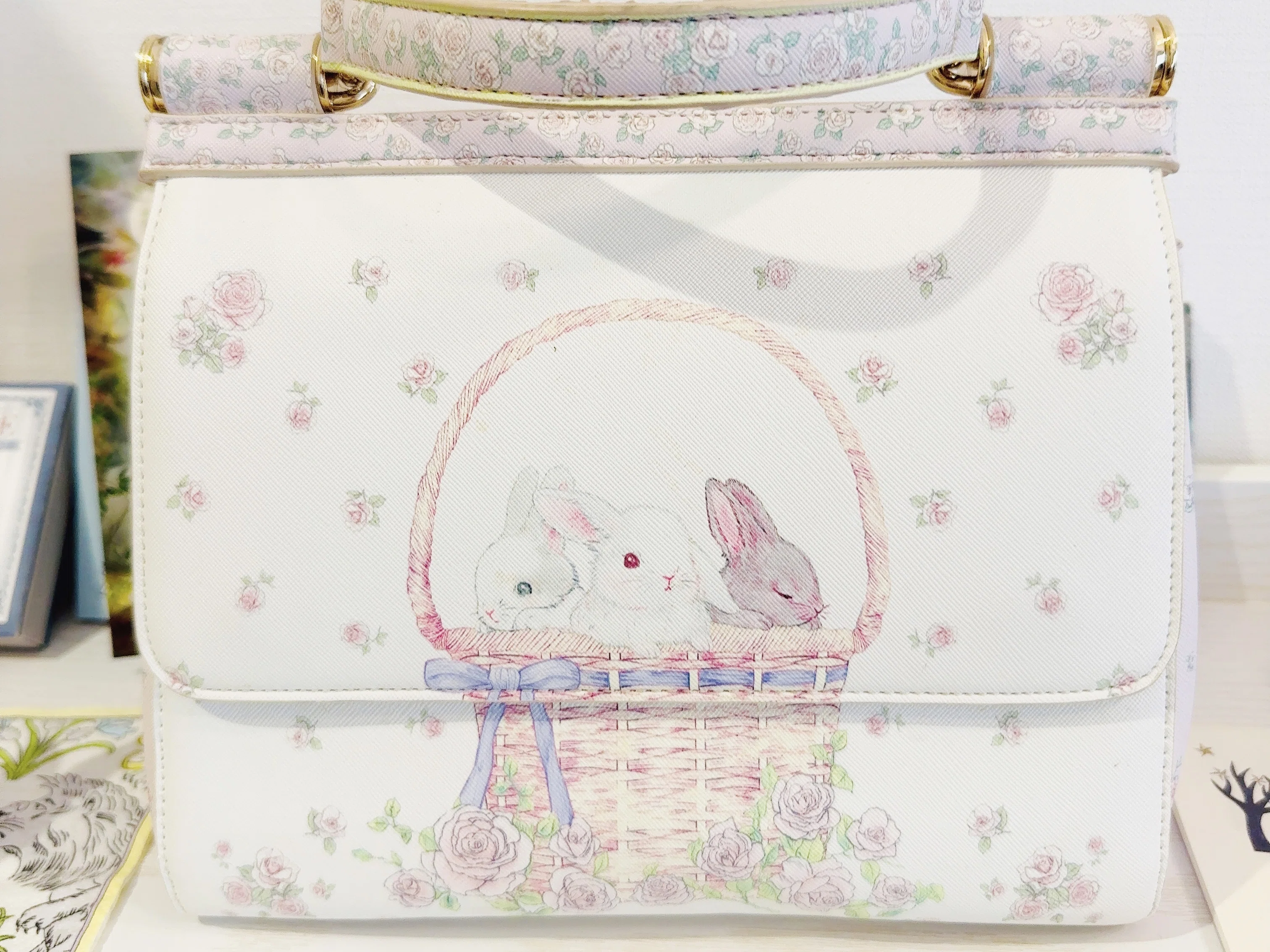 不思議な国のアリスとの出会い ― 白うさぎを追いかけたら｜みみうさ日和🐰
