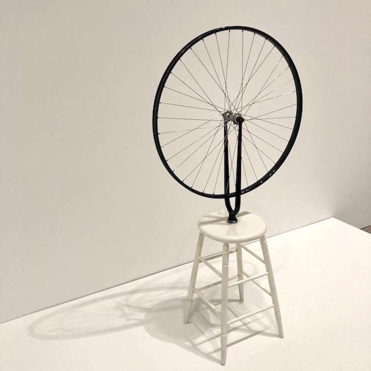 問いで読み解く現代アート──常識を揺さぶる12の視点｜Hiro｜Design 