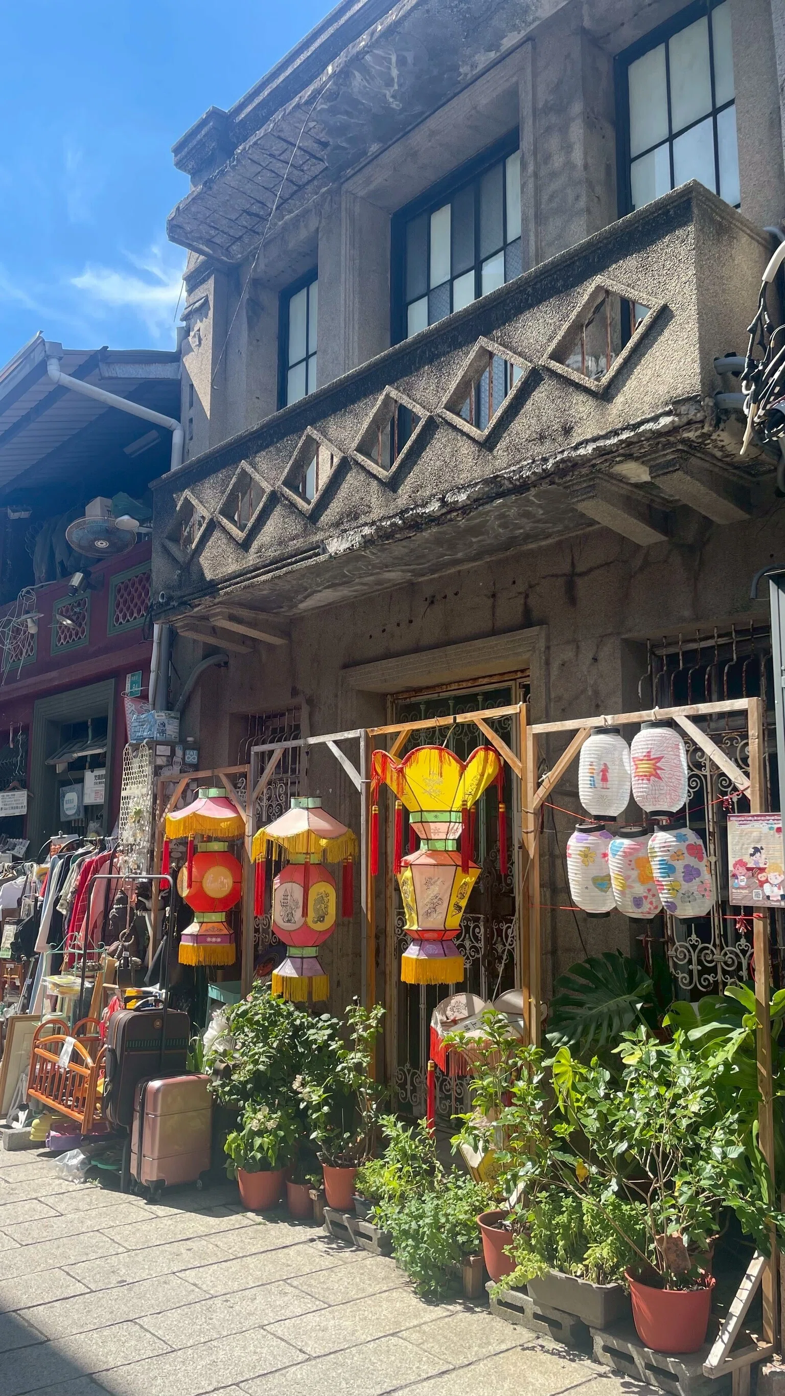 日治時代台南唯一の5階建てビル｜藤本壮介建築へ｜好きな通り「神農街