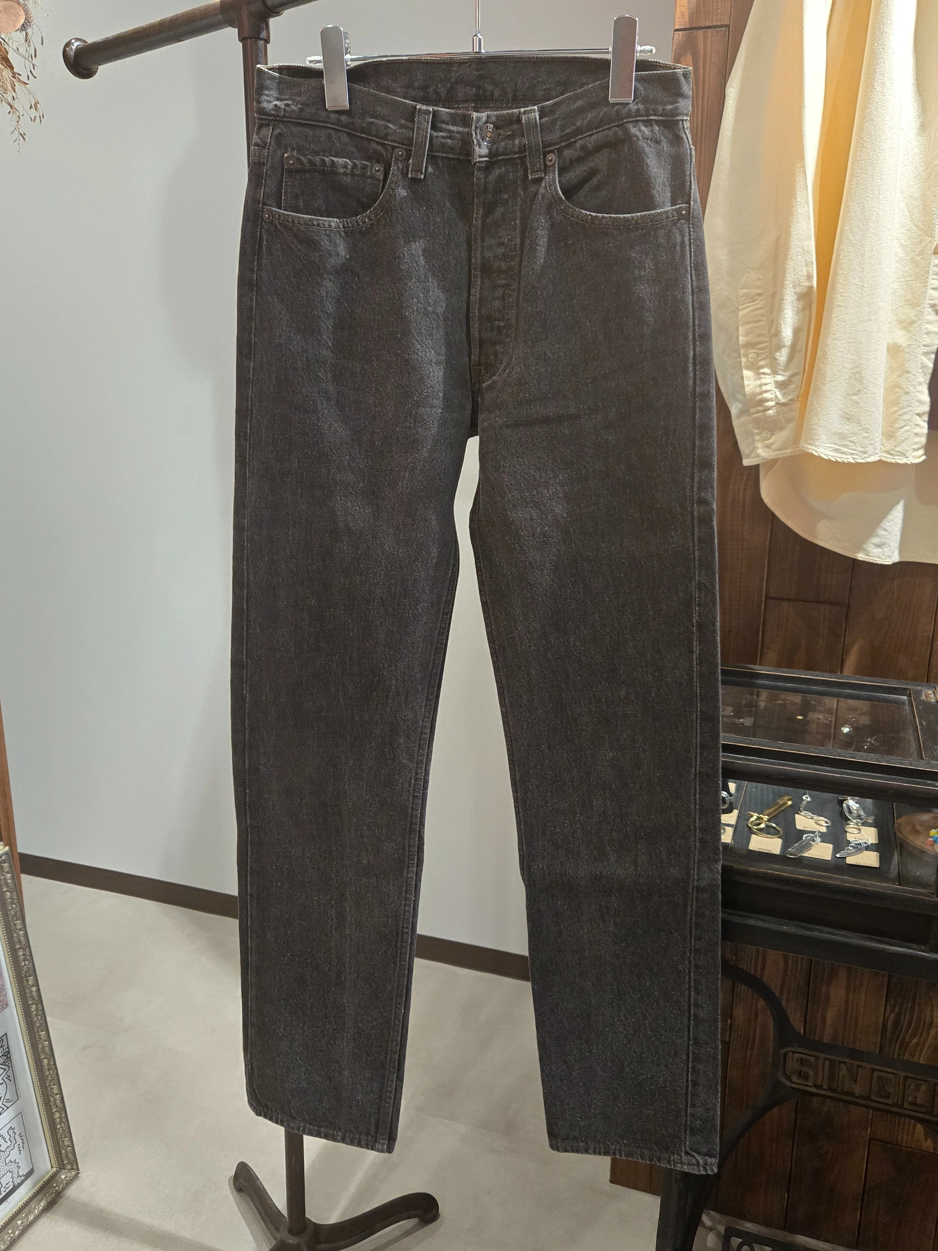 Levi's 501 ―先染めBlackとは―｜小倉 古着屋 Border Line