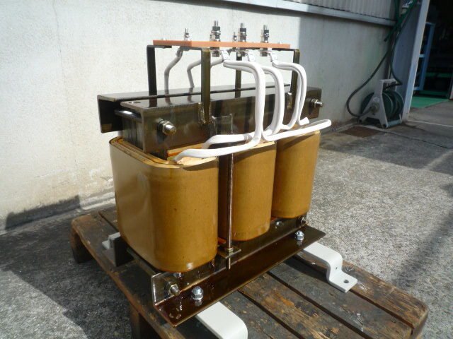 三相400Vから200Vにするダウン（降圧）トランス｜治部健/Jibu Ken
