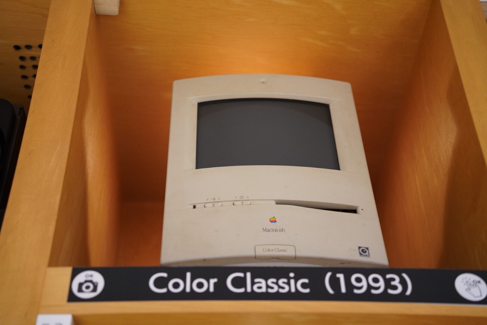 アップルThe Encyclopedia of MULTIMEDIA 絶滅メディア博物館の収蔵品の旅(4) - アップル製品たち｜kzn