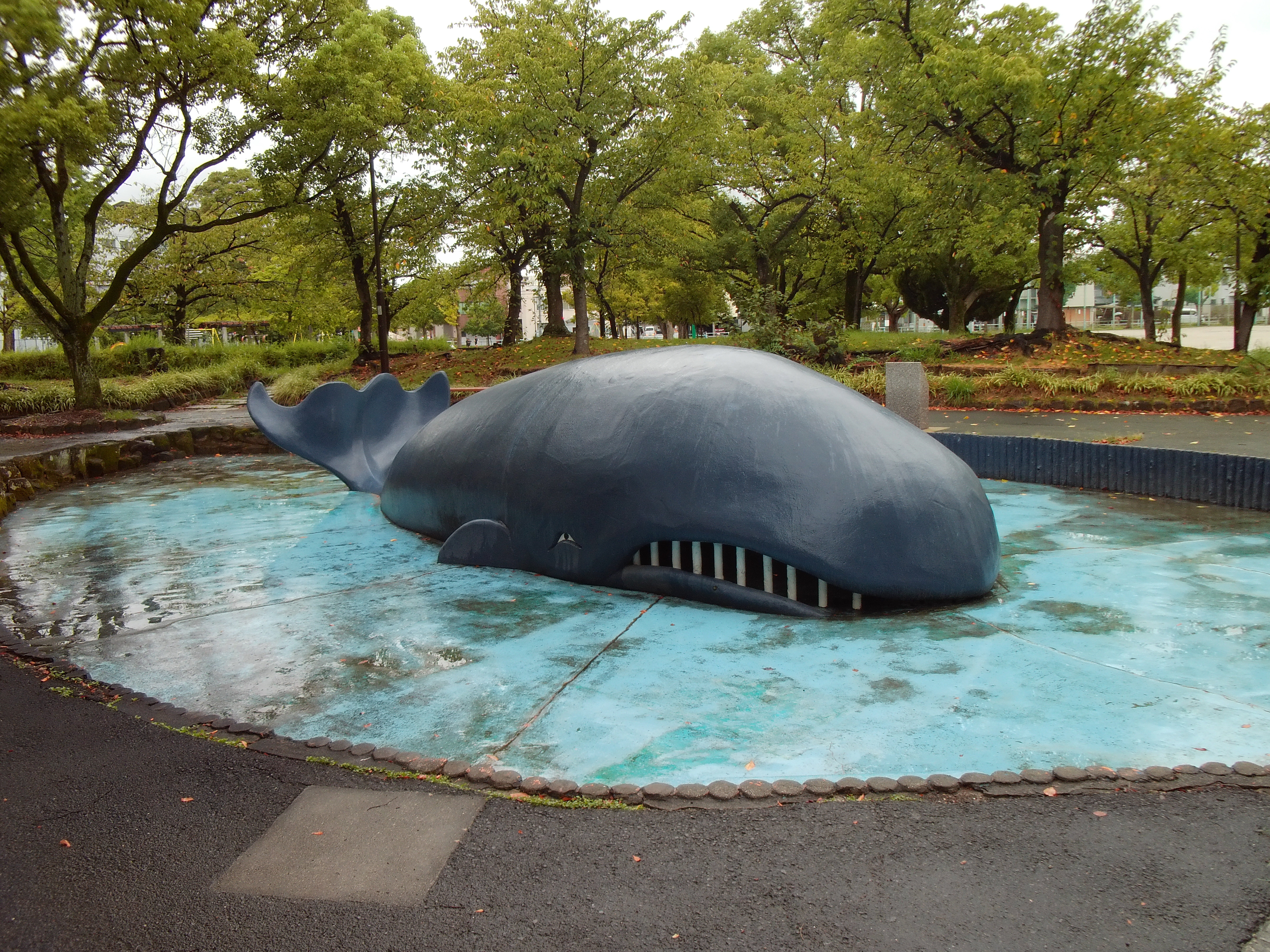 ⑨ 道徳公園クジラ池噴水（愛知県名古屋市）｜うっさい