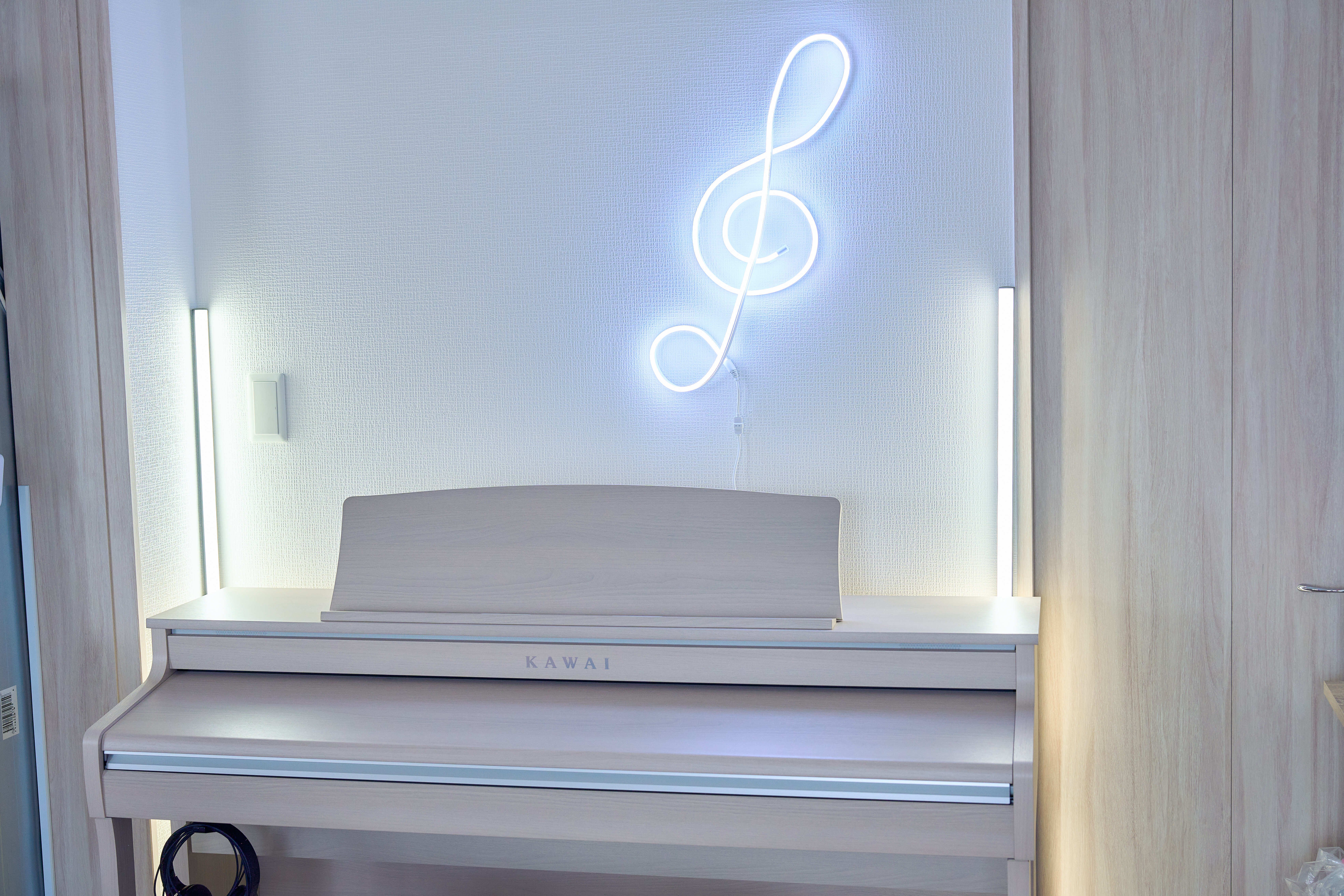 間接照明 SwitchBot RGBIC間接照明シリーズ レビュー | 同時多色発光で空間を光