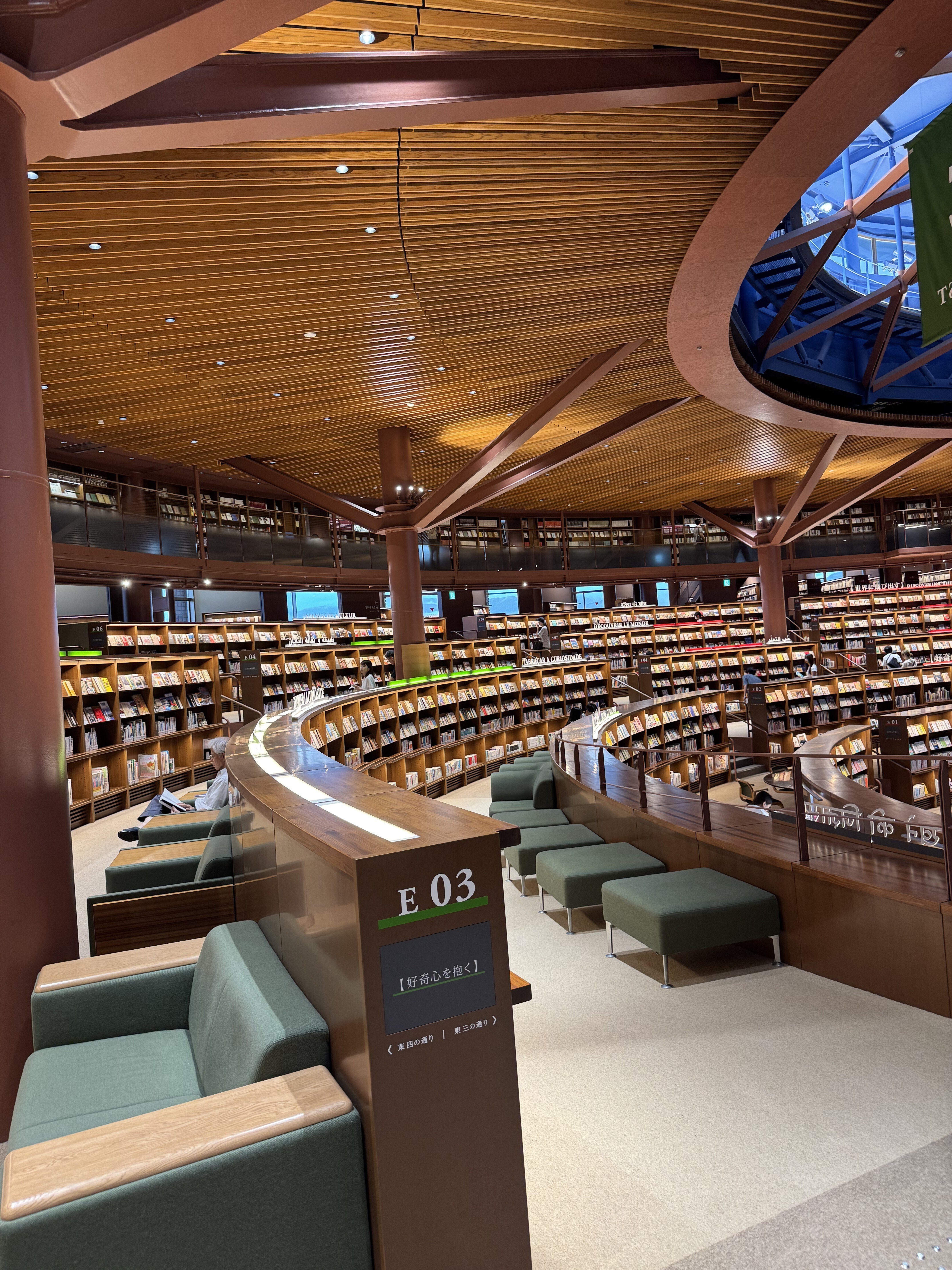 石川県立図書館（日本一の作業スペース）に2週間毎日通ってみた｜咳を