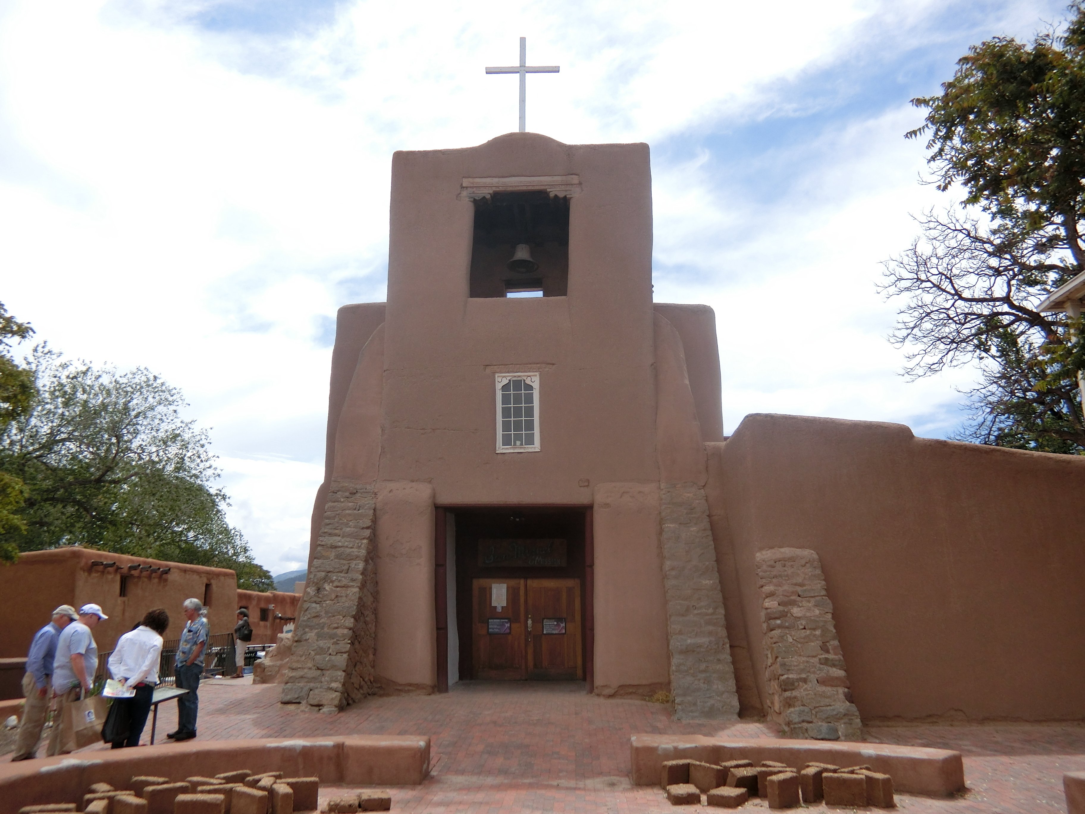 アメリカ横断記⑧】伝統の建築様式が美しい古都サンタフェ｜ロック