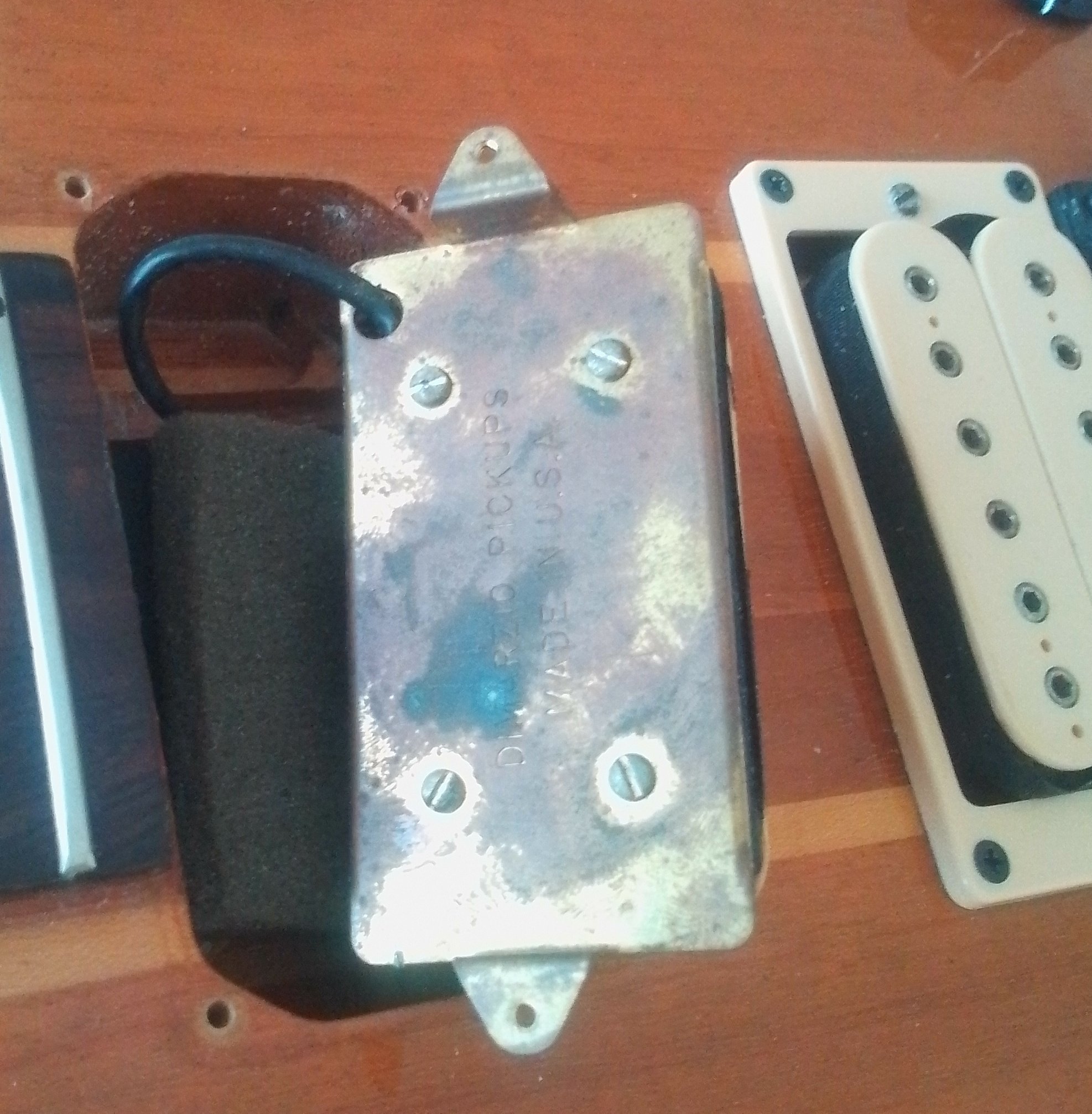 古いギターを修繕する [1]｜H2B Studio