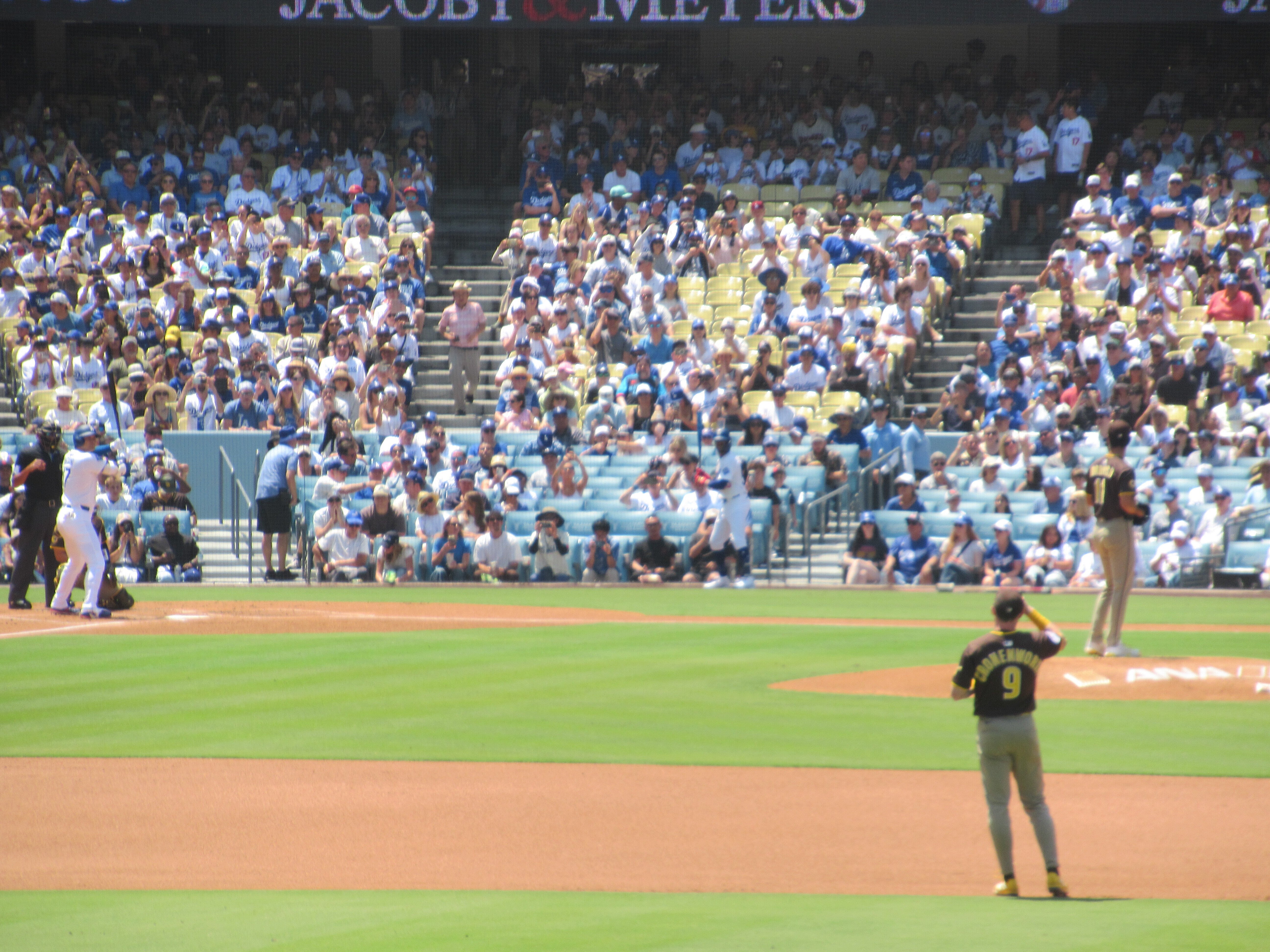 2025 お盆休み 弾丸世界一周旅行 ドジャースタジアム デーゲーム1人