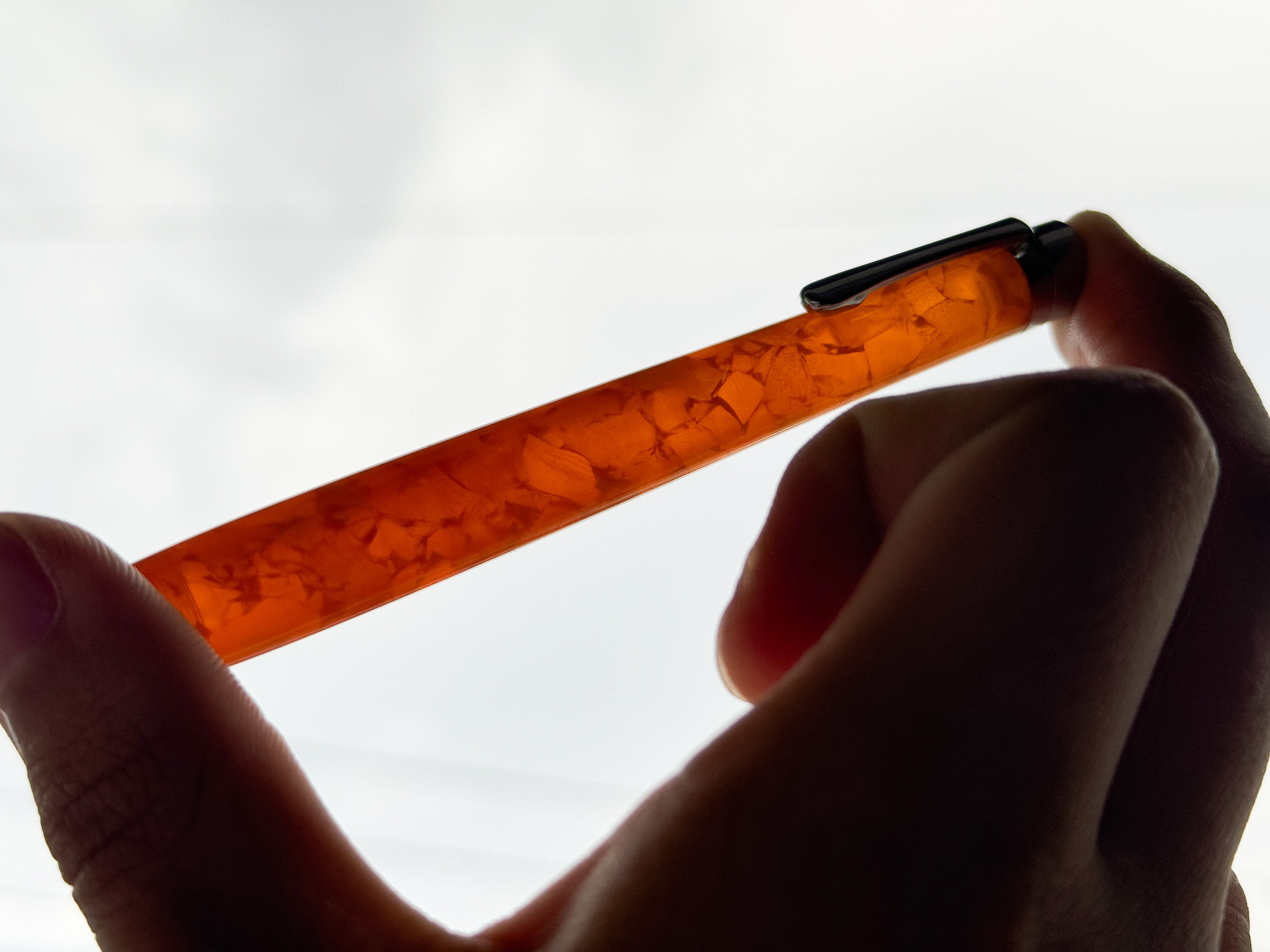 ごめんなさい、これはちょっと…】工房楔 ルーチェペン アクリル 偏見