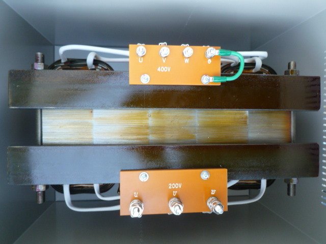 200Vから400V中性点付き三相4線式アップトランス - 大規模施設