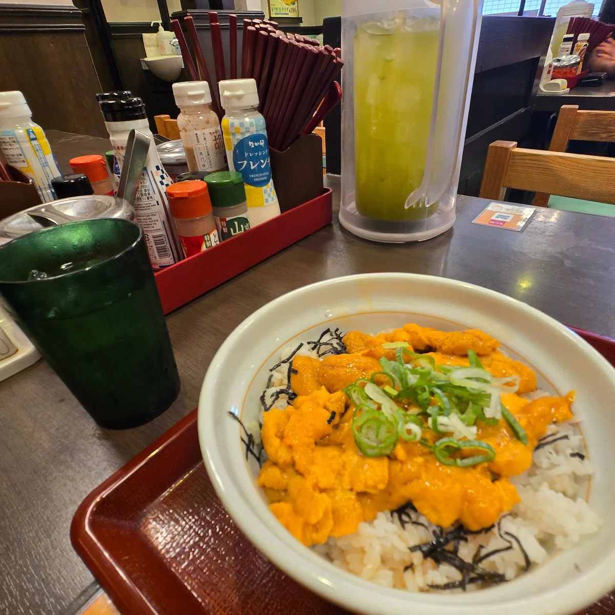 なか卯の新作「うに丼」を実食!八王子駅前北口での小さな冒険|ポチョムキン卿