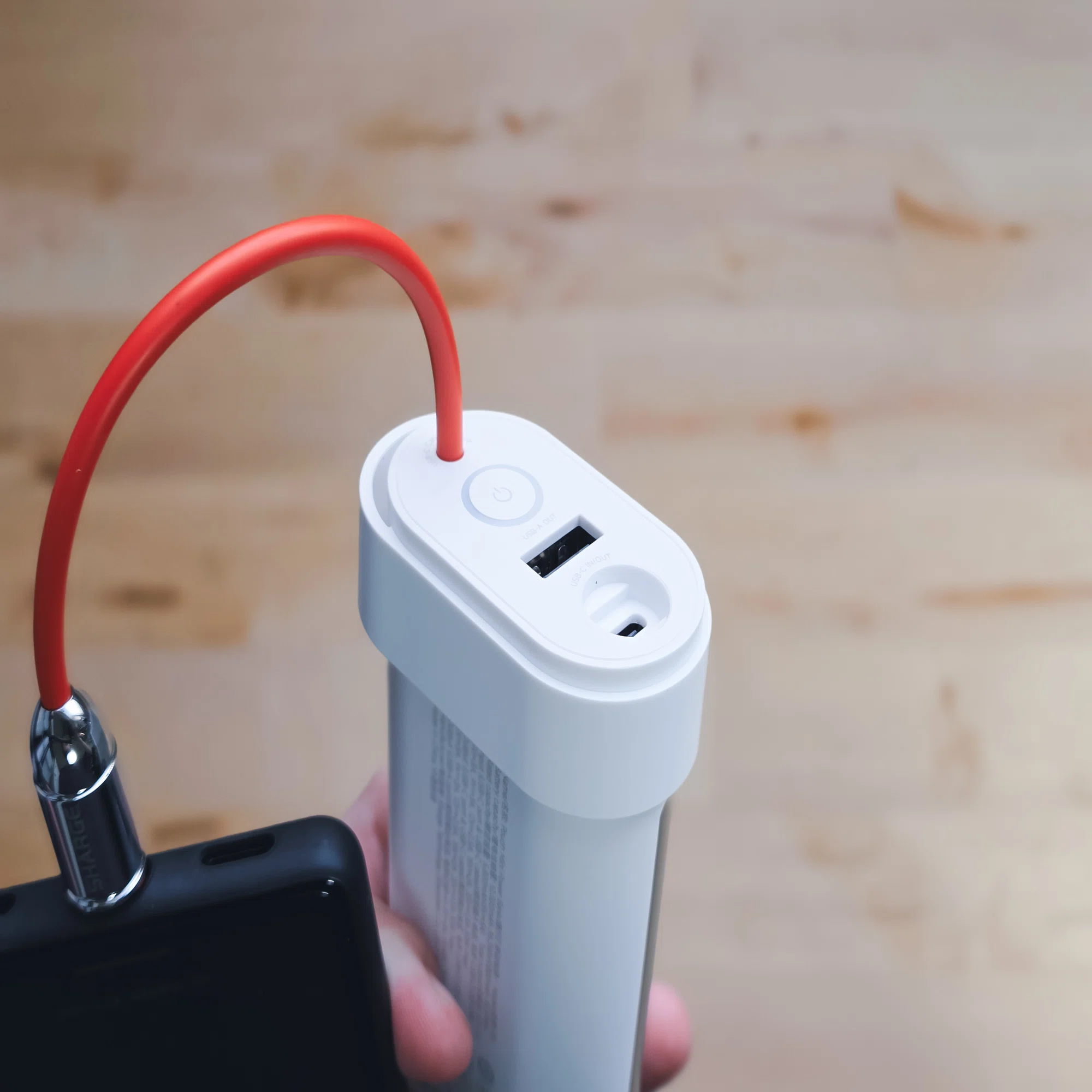 SHARGE Pouch Mini】近未来的なデザインがクール過ぎる大容量モバイル 