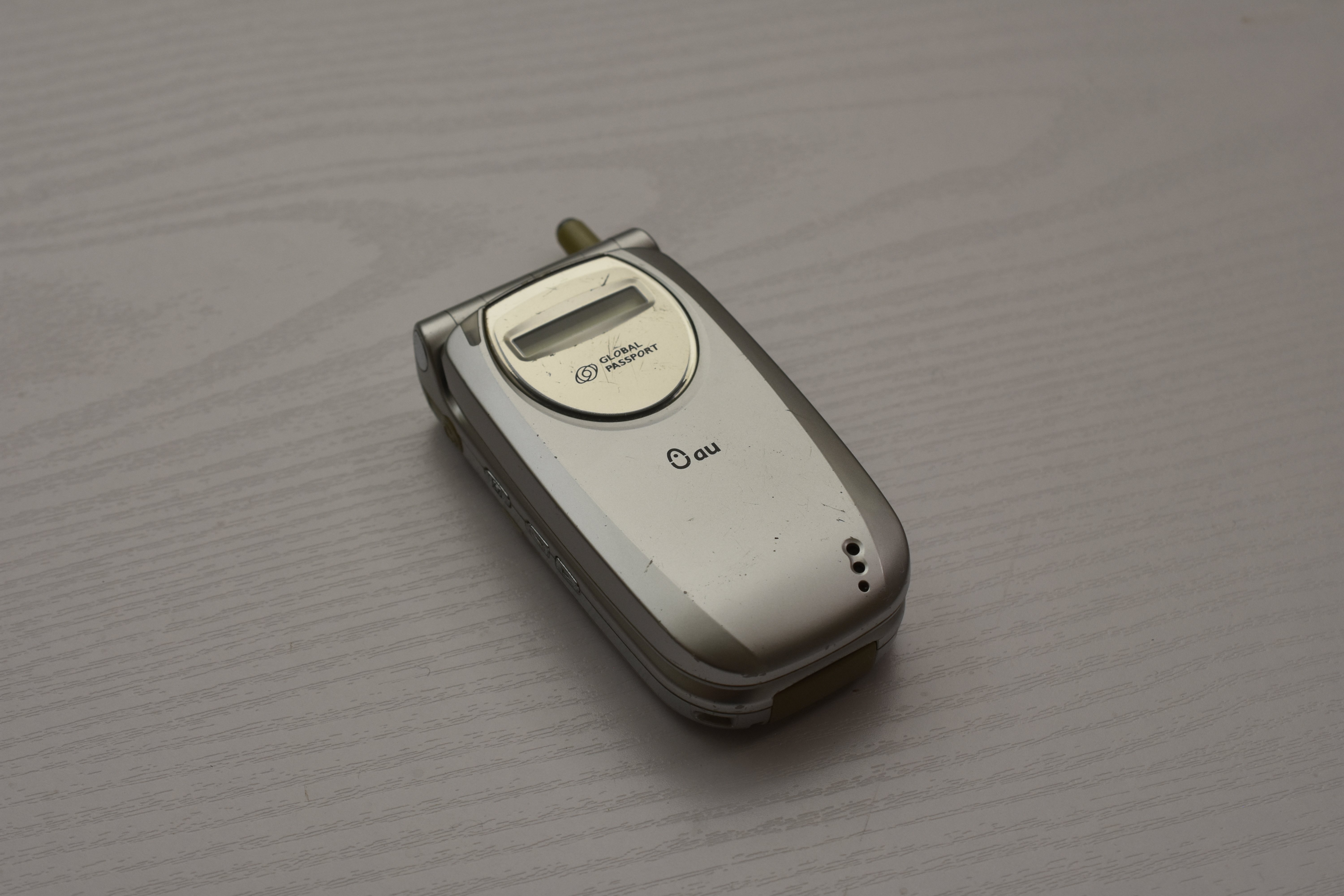 携帯電話本体 HARUTO 自分のケータイとスマホの遍歴を語る｜Teramoto Koji | HIKARI