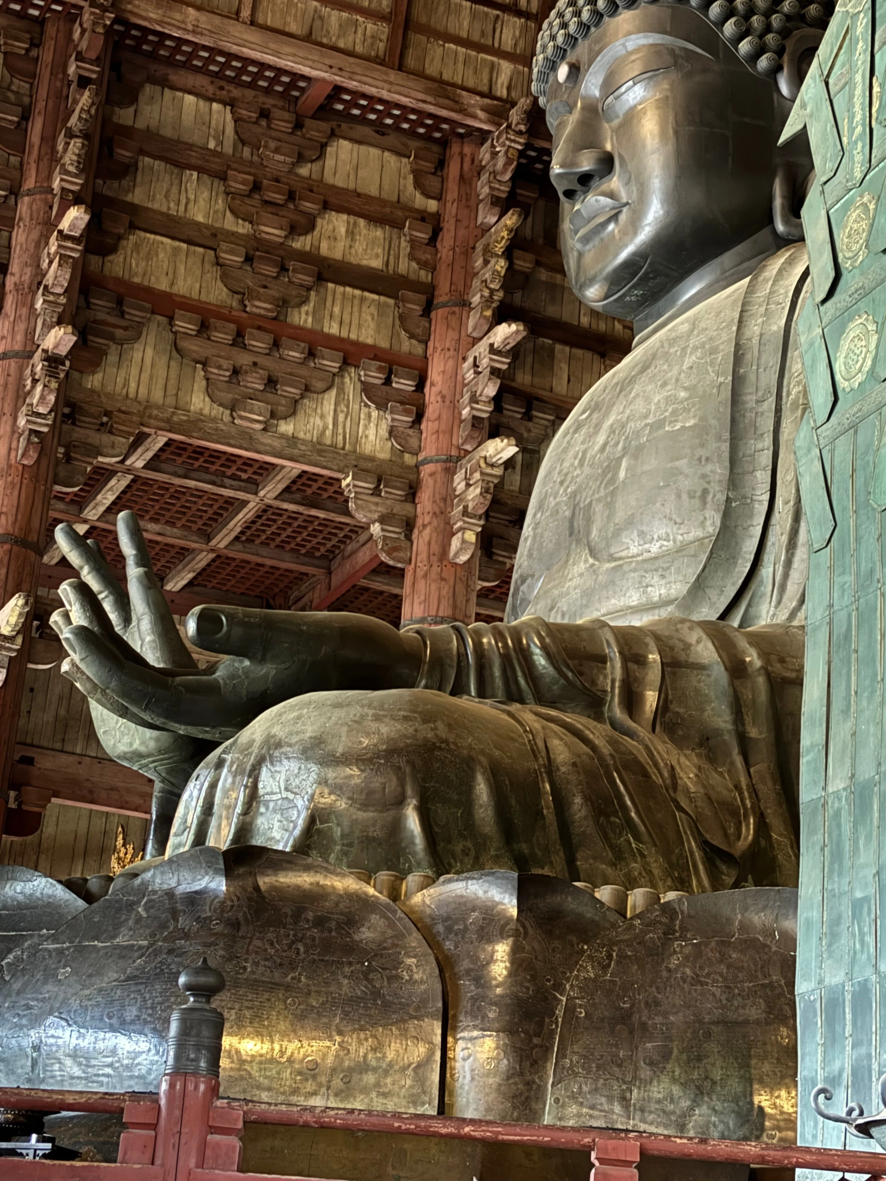 仏像を正面から見ない。｜山吹みかさ