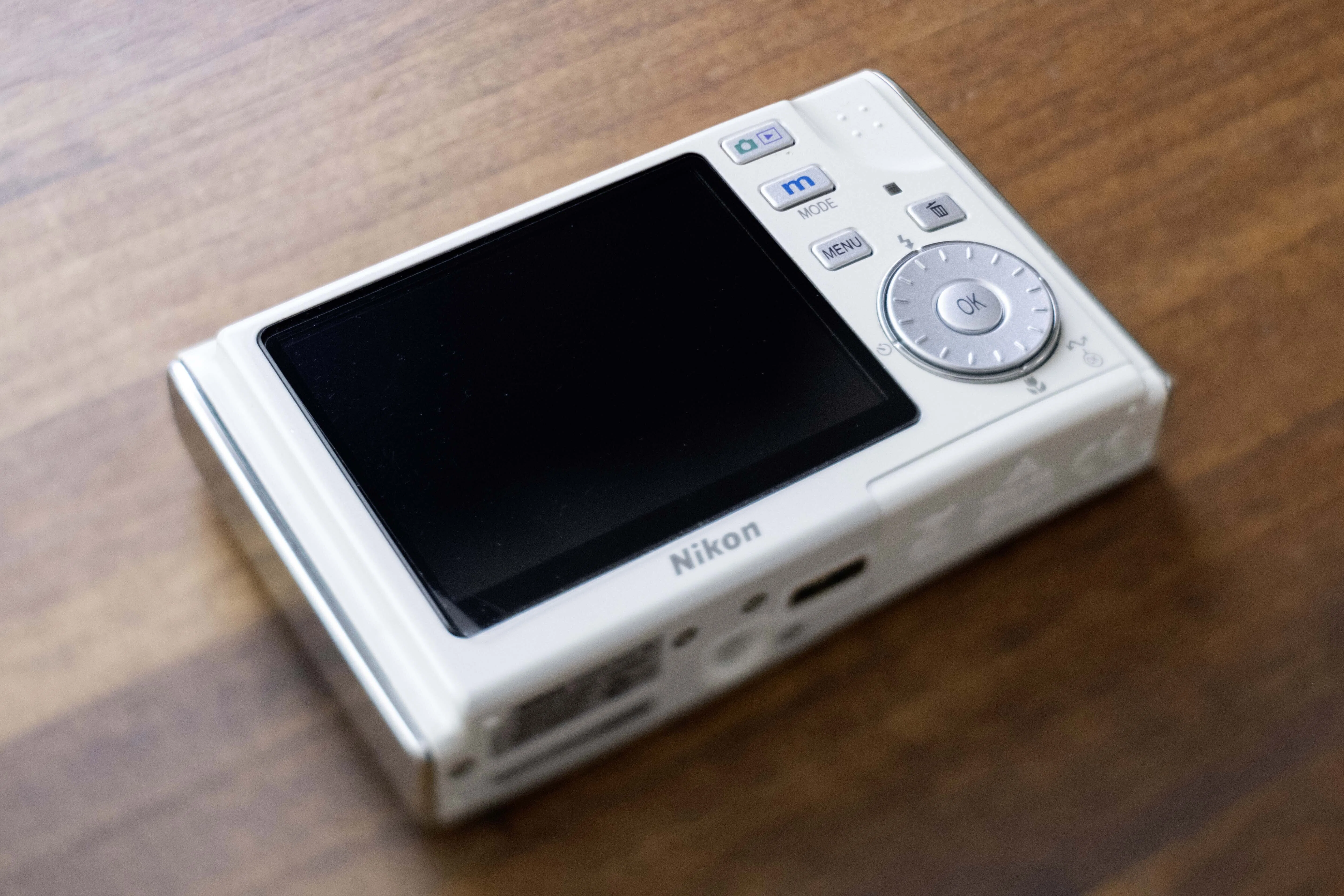 オールドコンデジの世界】Nikon COOLPIX S5｜ゆるカメ2014