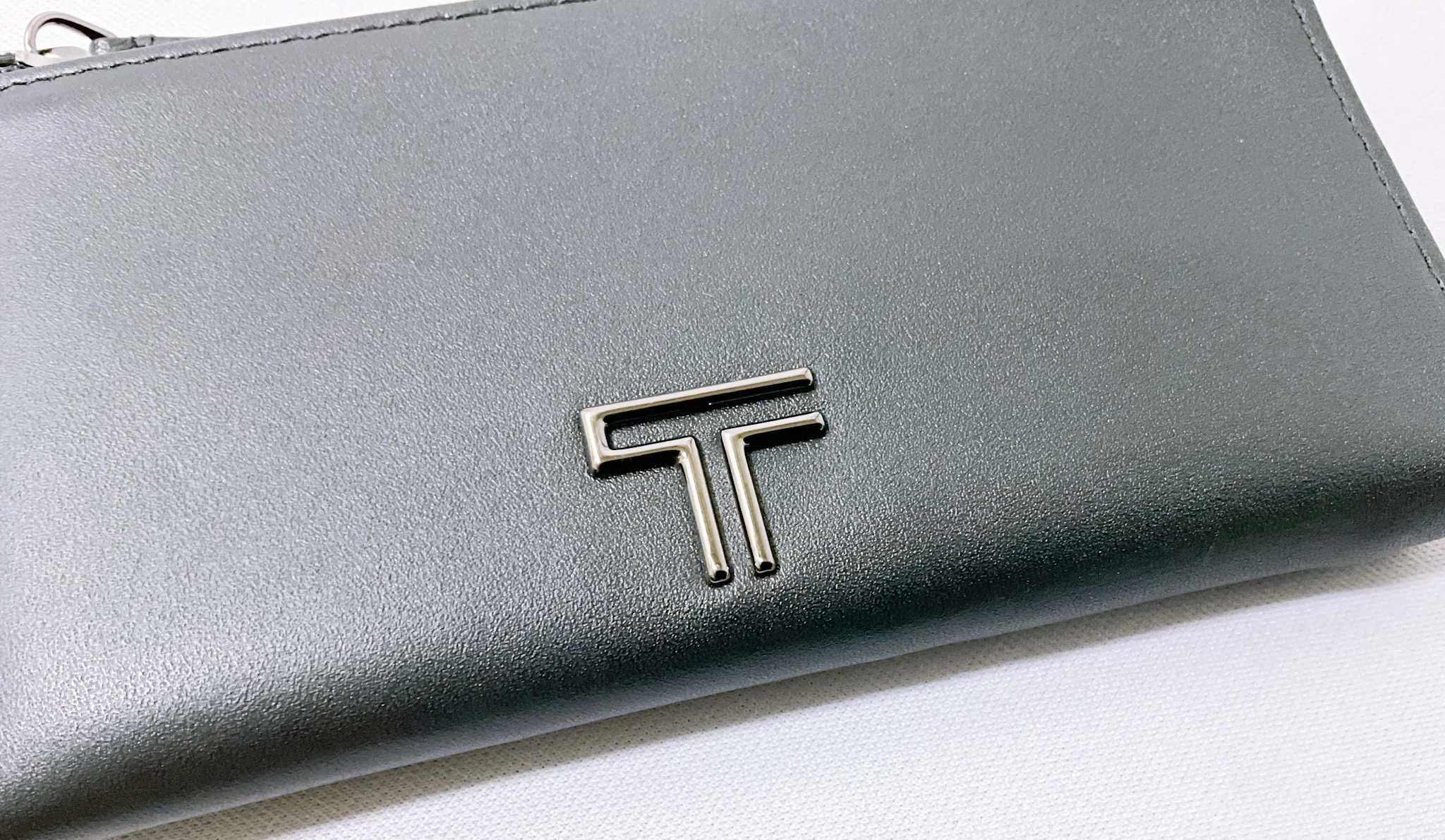 TUMI】バックパックに付属している「カラビナ付きポーチ」をレビュー