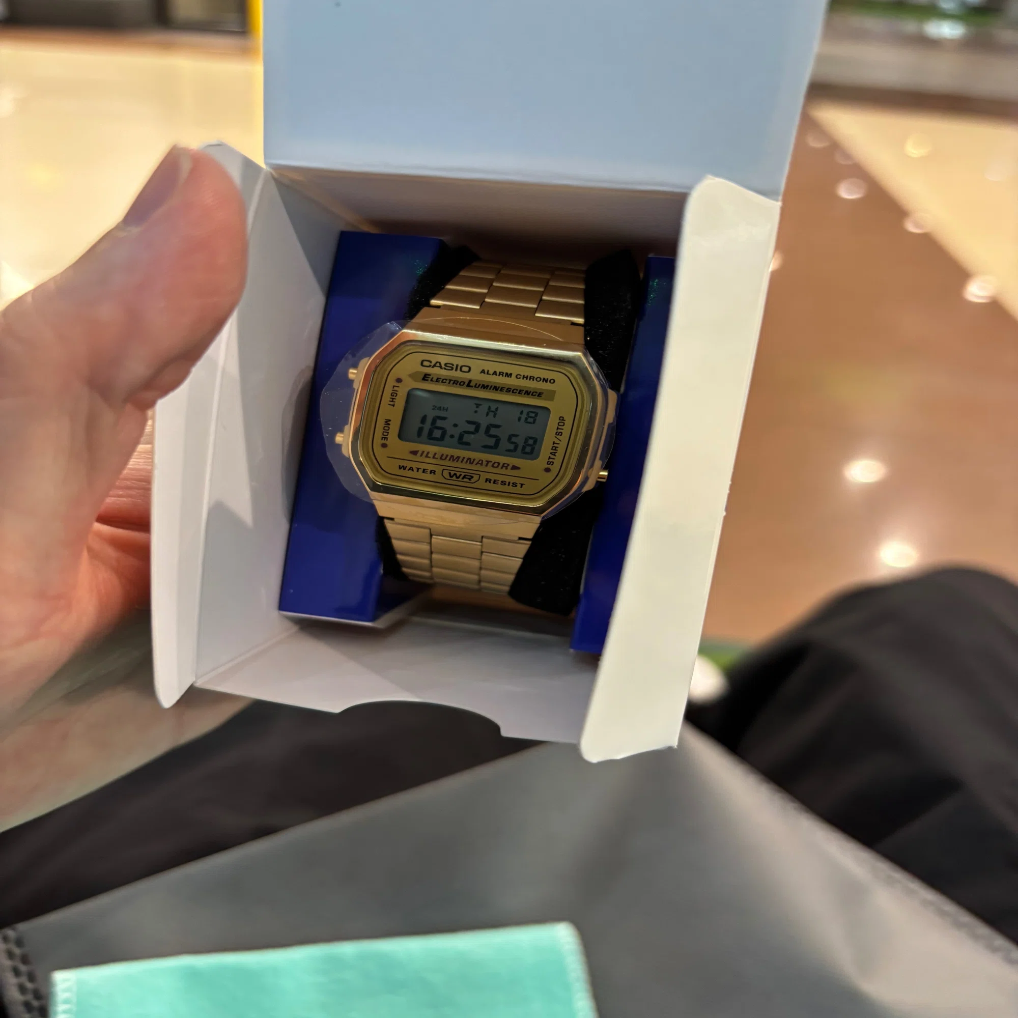 タイでカシオのゴールドモデル、A168を買いました｜フィルくん