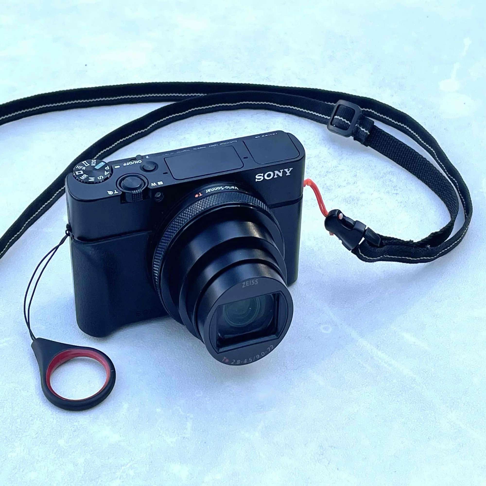 RX100M7はダブルストラップとハードケースで｜Osamu WindRipper