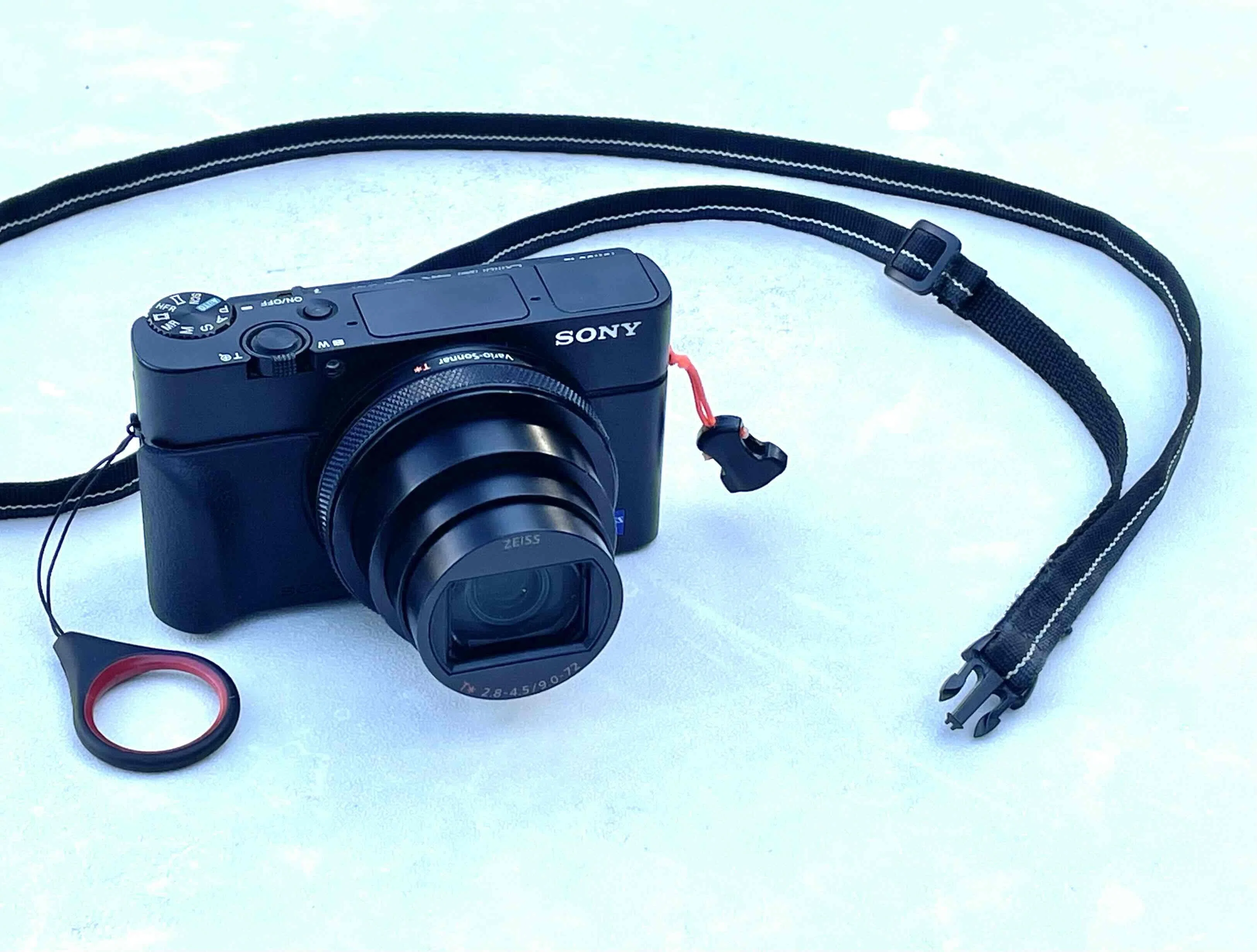 RX100M7はダブルストラップとハードケースで｜Osamu WindRipper