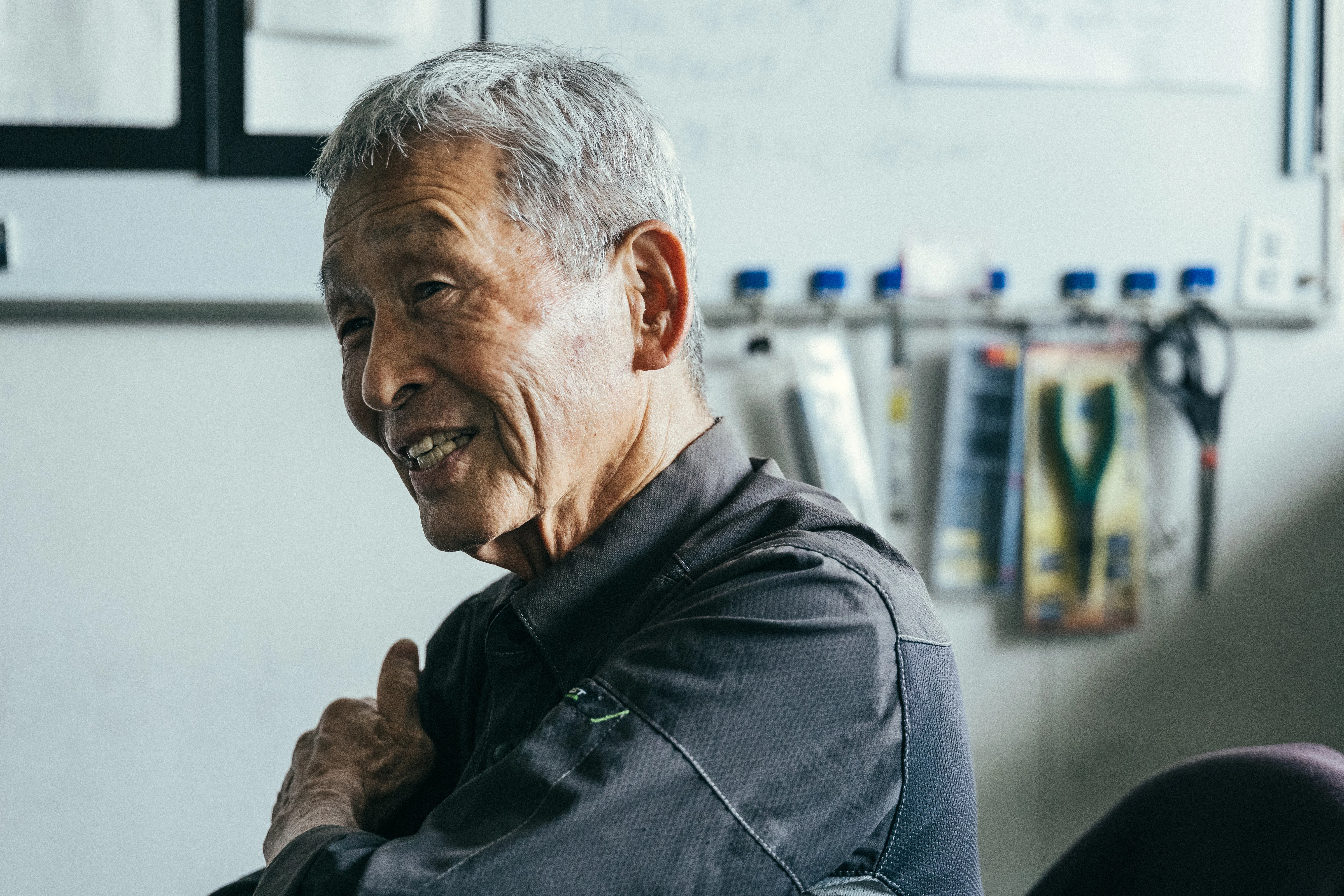 仕事は経験と信頼。東レ愛知工場を支える仕事人、西村喬成の65年｜東レ