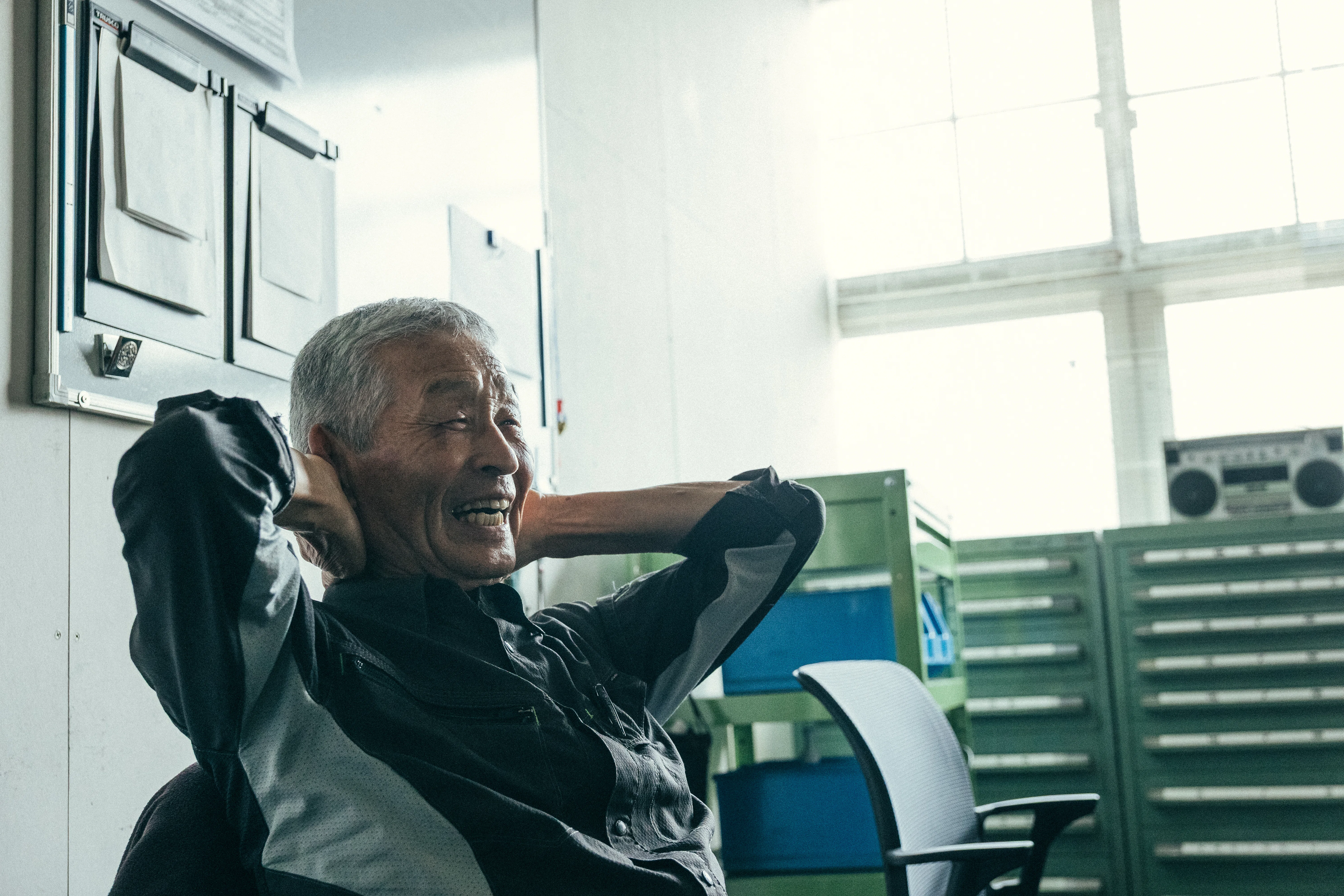 仕事は経験と信頼。東レ愛知工場を支える仕事人、西村喬成の65年｜東レ