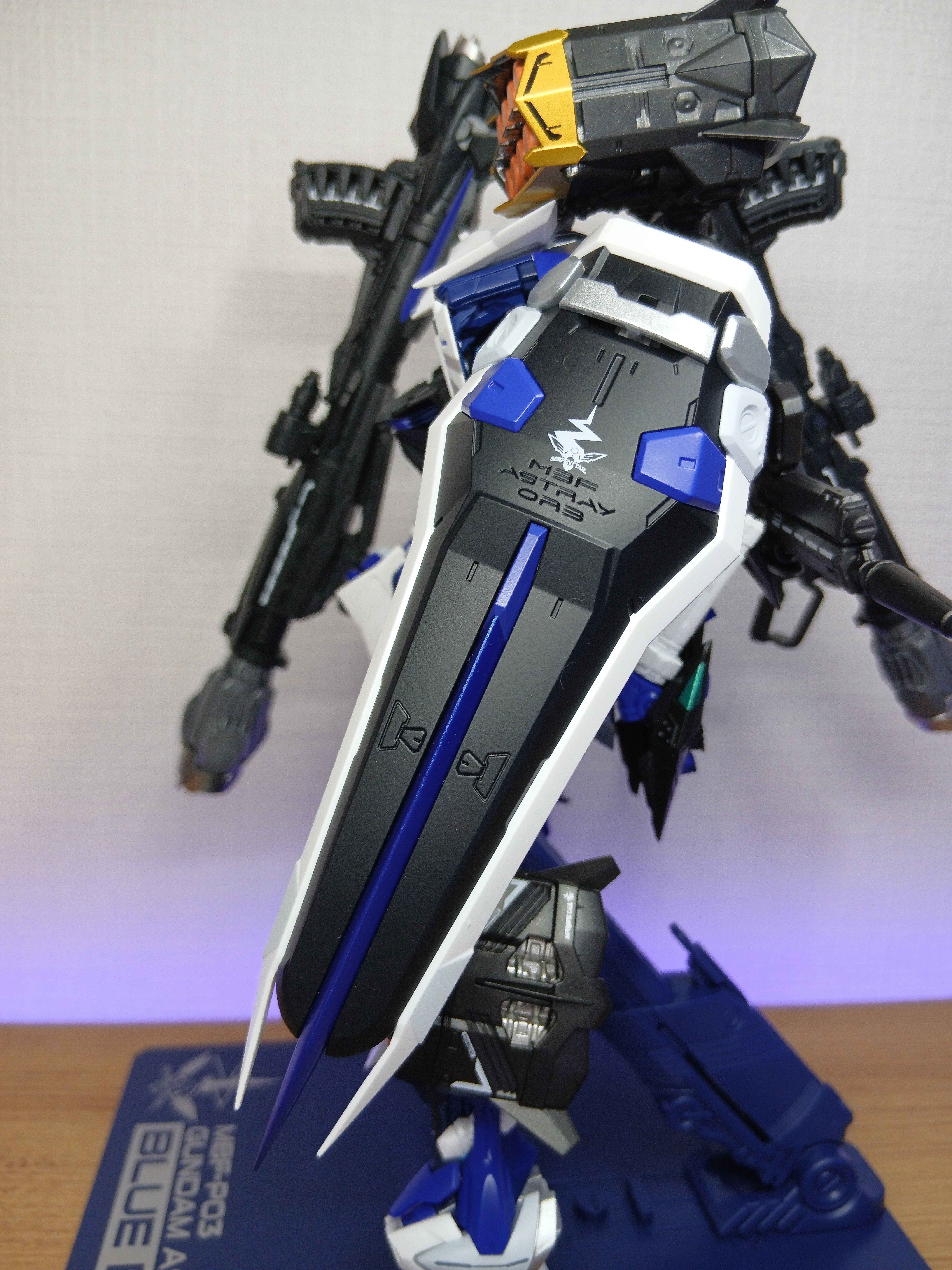 L BUILD ガンダムアストレイブルーフレーム（フルウェポン装備） これが“最新”の「METAL BUILD ガンダムアストレイブルーフレーム