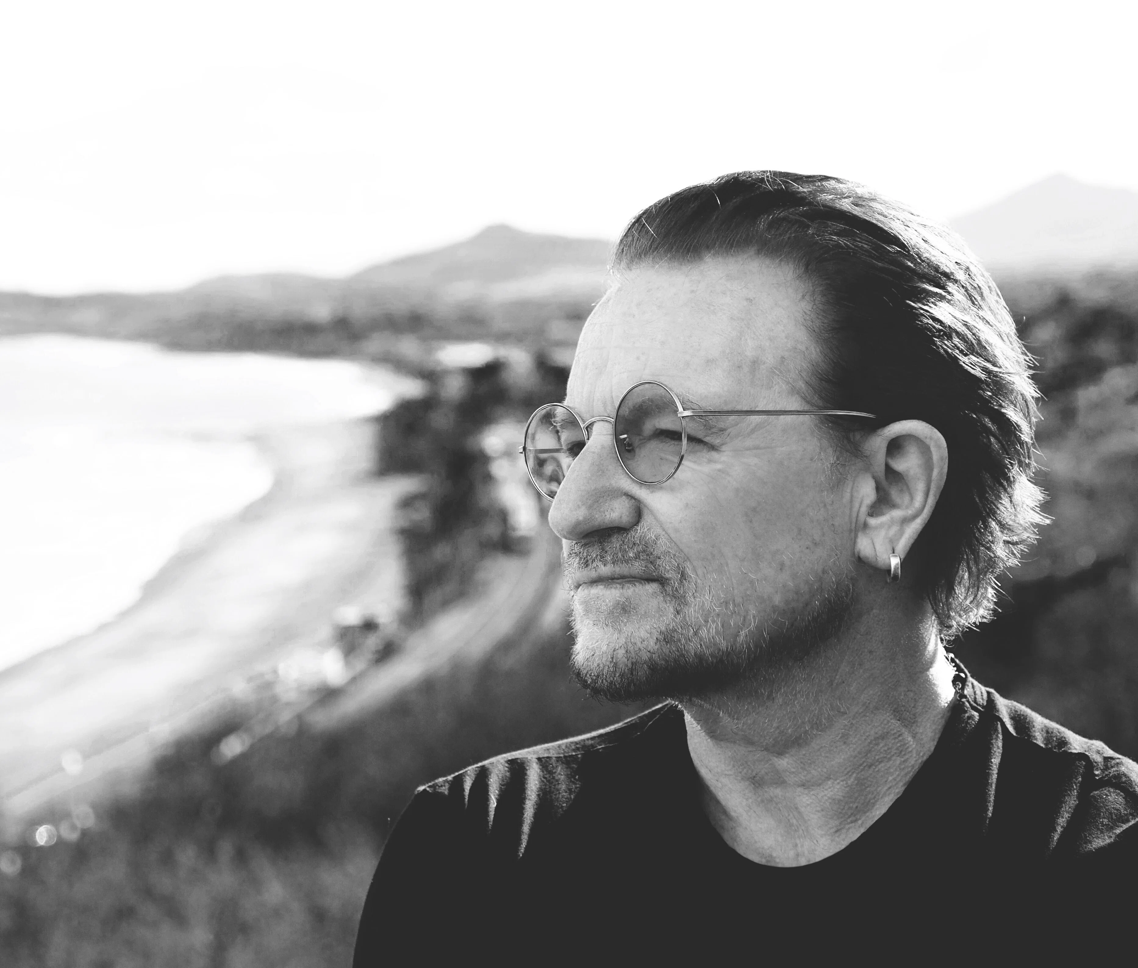 アーティストにして活動家、そしてアイルランドのロックバンドU2の